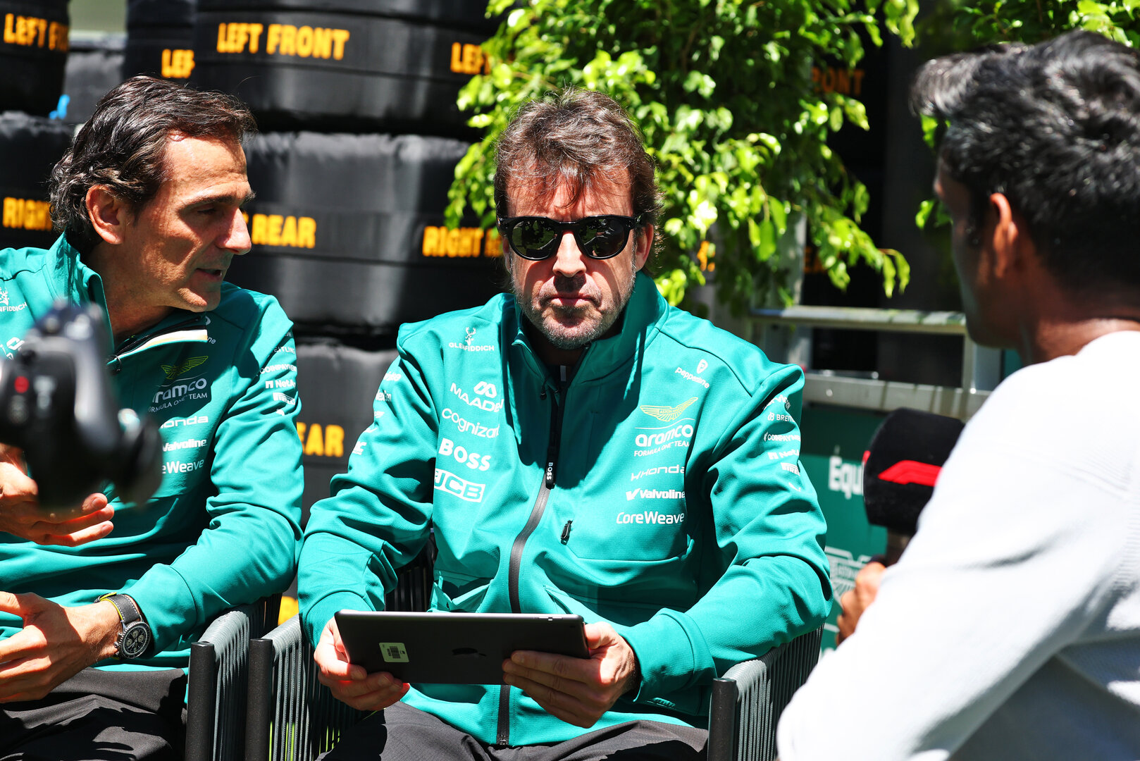 GP CANADA, (L to R): Pedro De La Rosa (ESP) Aston Martin F1 Team, Team Ambassador; Fernando Alonso (ESP) Aston Martin F1 Team; e Lawrence Barretto (GBR) F1 Presenter.
21.05.2026. Formula 1 World Championship, Rd 5, Canadian Grand Prix, Montreal, Canada, Preparation Day.
- www.xpbimages.com, EMail: requests@xpbimages.com © Copyright: Bearne / XPB Images