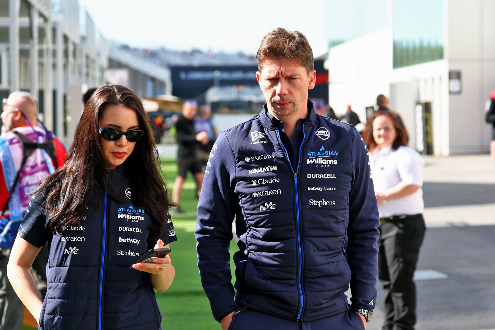 GP CANADA, James Vowles (GBR) Williams F1 Team, Team Principal (Right).
22.05.2026. Formula 1 World Championship, Rd 5, Canadian Grand Prix, Montreal, Canada, Sprint Qualifiche Day.
- www.xpbimages.com, EMail: requests@xpbimages.com © Copyright: Bearne / XPB Images