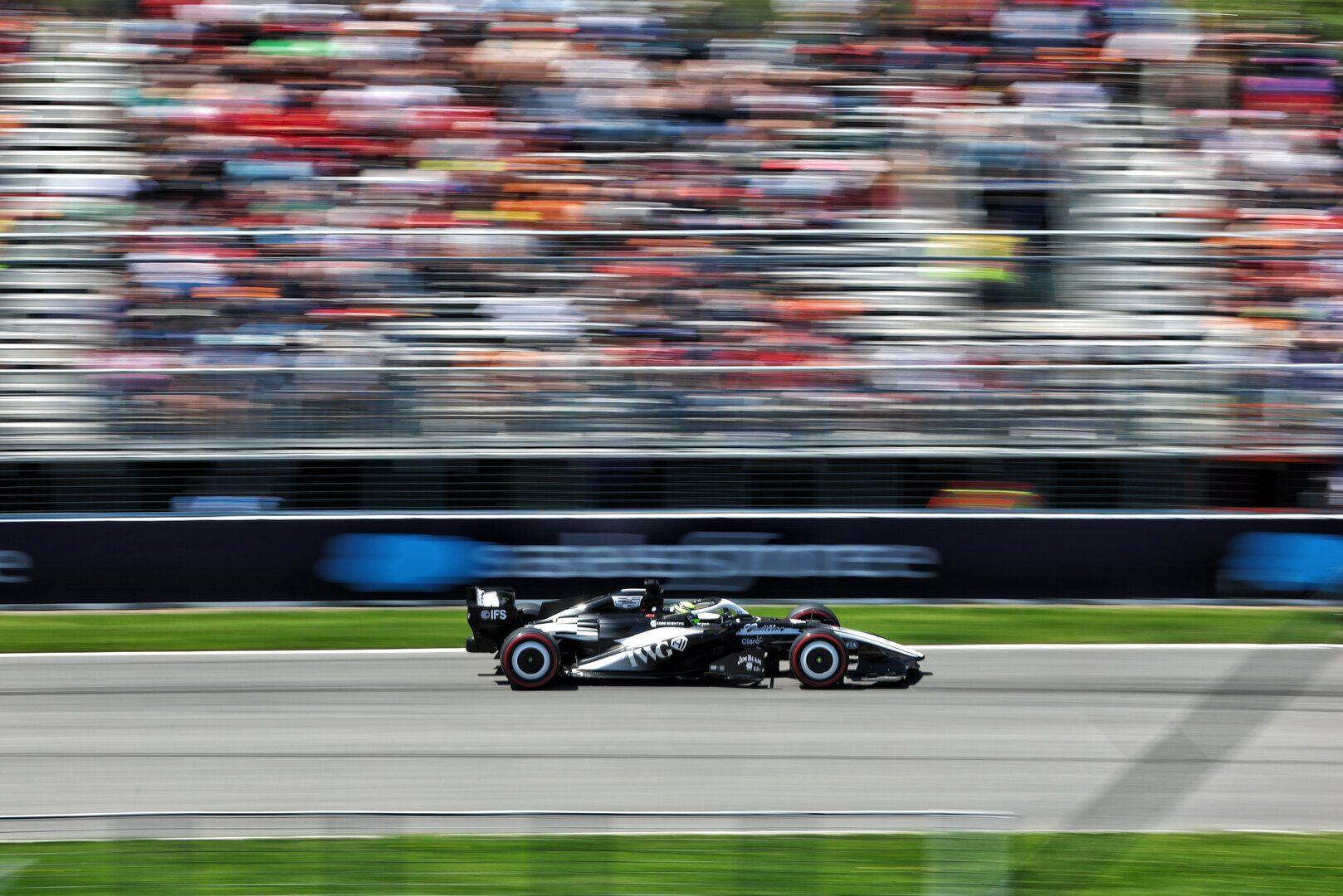 GP CANADA, Sergio Perez (MEX) Cadillac Formula 1 Team MAC-26.
22.05.2026. Formula 1 World Championship, Rd 5, Canadian Grand Prix, Montreal, Canada, Sprint Qualifiche Day.
- www.xpbimages.com, EMail: requests@xpbimages.com © Copyright: Bearne / XPB Images
