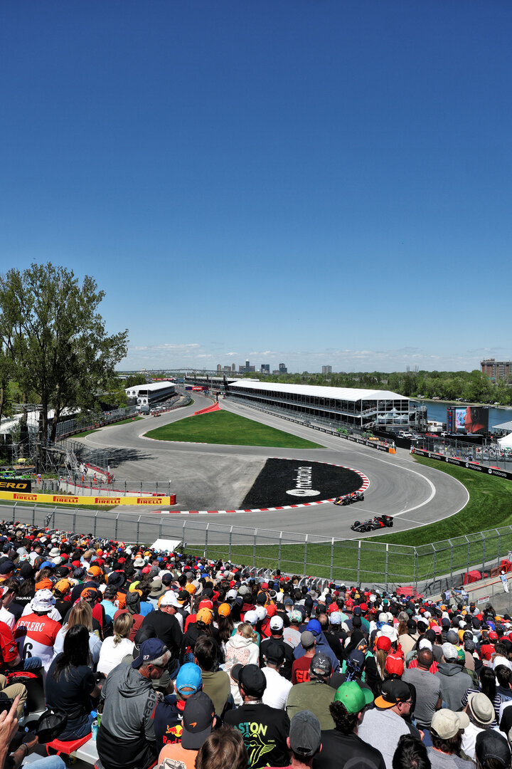 GP CANADA, Nico Hulkenberg (GER) Audi F1 Team R26 e Max Verstappen (NLD) Red Bull Racing RB22.
22.05.2026. Formula 1 World Championship, Rd 5, Canadian Grand Prix, Montreal, Canada, Sprint Qualifiche Day.
- www.xpbimages.com, EMail: requests@xpbimages.com © Copyright: Moy / XPB Images