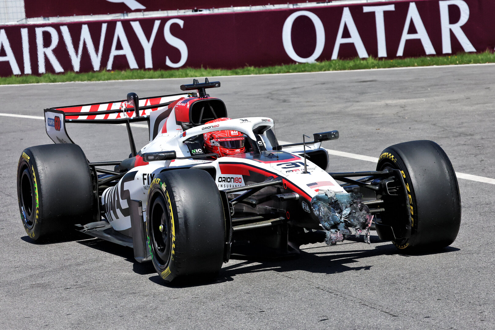 GP CANADA, Esteban Ocon (FRA) Haas F1 Team VF-26 enters the pits with a missing front wing during Practice.
22.05.2026. Formula 1 World Championship, Rd 5, Canadian Grand Prix, Montreal, Canada, Sprint Qualifiche Day.
- www.xpbimages.com, EMail: requests@xpbimages.com © Copyright: Batchelor / XPB Images