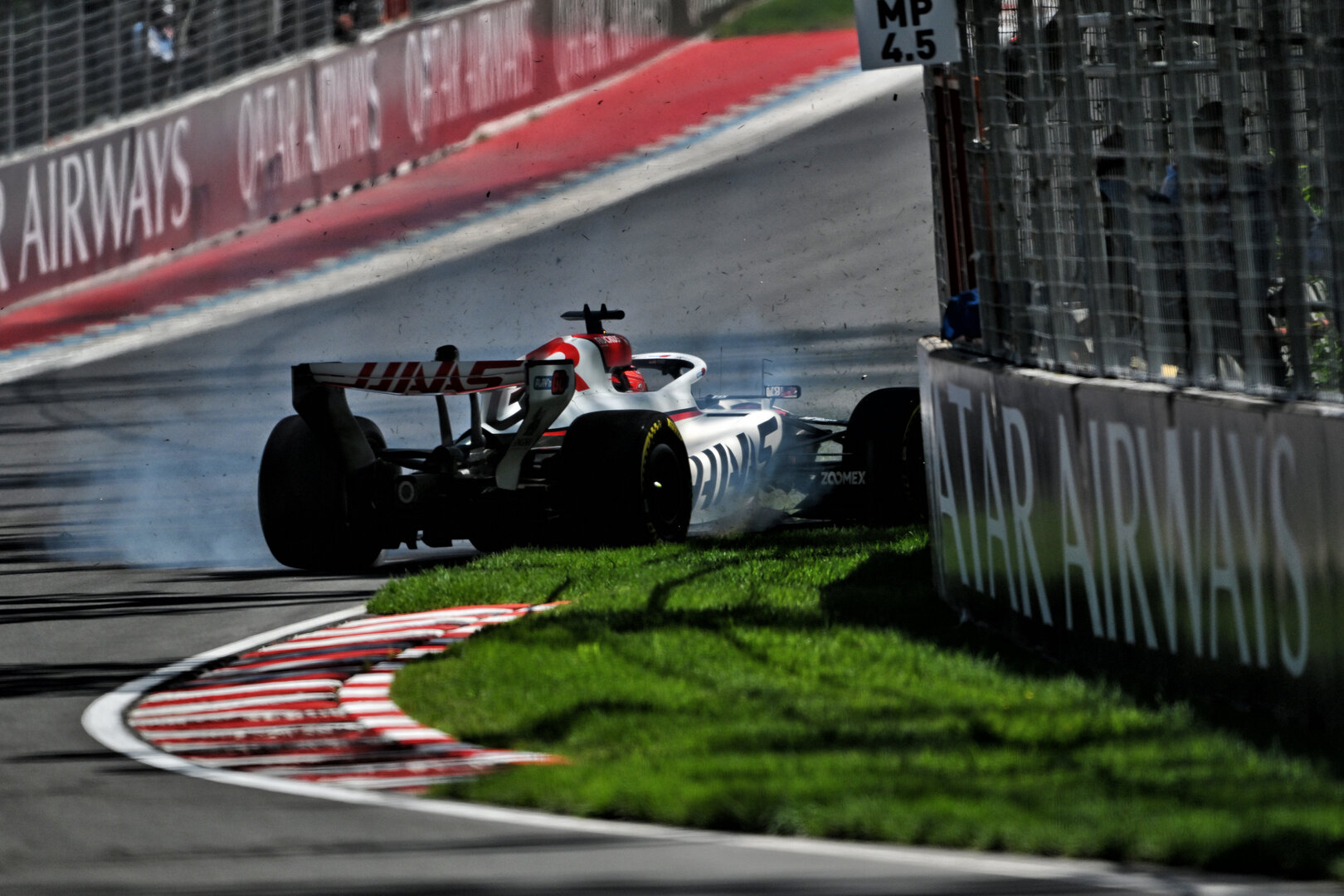 GP CANADA, Esteban Ocon (FRA) Haas F1 Team VF-26 crashed in the practice session.
22.05.2026. Formula 1 World Championship, Rd 5, Canadian Grand Prix, Montreal, Canada, Sprint Qualifiche Day.
- www.xpbimages.com, EMail: requests@xpbimages.com © Copyright: Price / XPB Images
