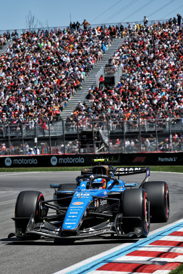 GP CANADA, Carlos Sainz (ESP) Williams F1 Team FW48.
22.05.2026. Formula 1 World Championship, Rd 5, Canadian Grand Prix, Montreal, Canada, Sprint Qualifiche Day.
- www.xpbimages.com, EMail: requests@xpbimages.com © Copyright: Moy / XPB Images