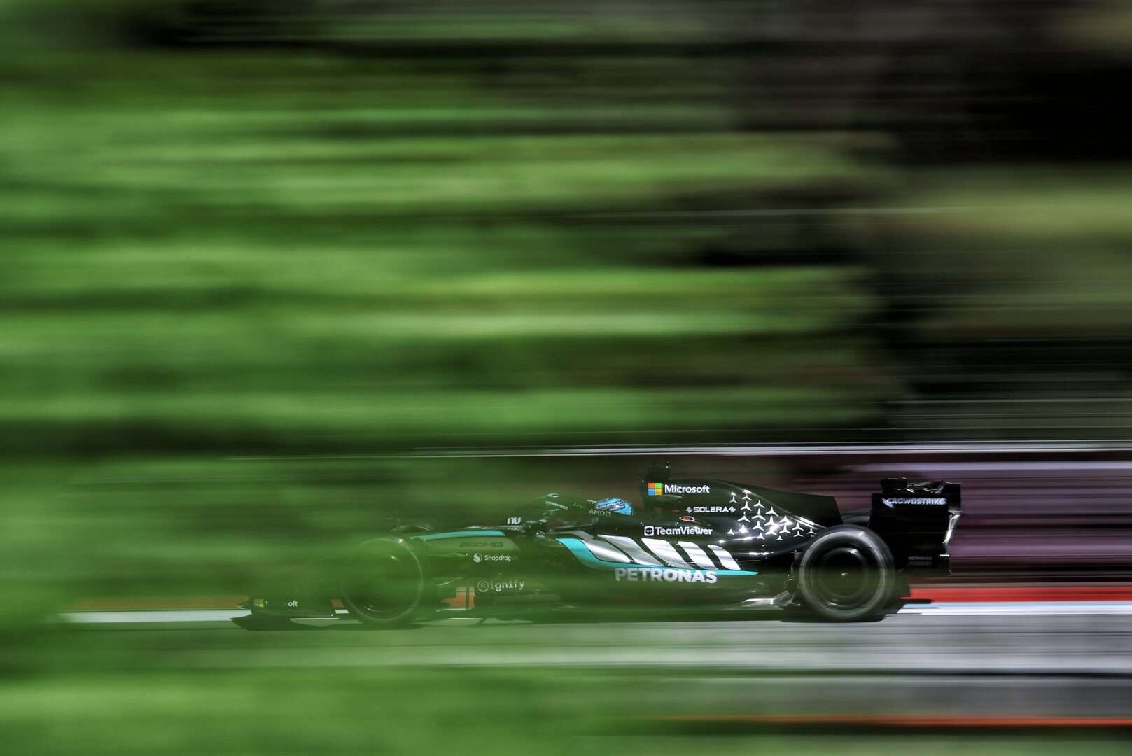 GP CANADA, George Russell (GBR) Mercedes AMG Formula One Team W17.
22.05.2026. Formula 1 World Championship, Rd 5, Canadian Grand Prix, Montreal, Canada, Sprint Qualifiche Day.
 - www.xpbimages.com, EMail: requests@xpbimages.com © Copyright: Dunbar / XPB Images