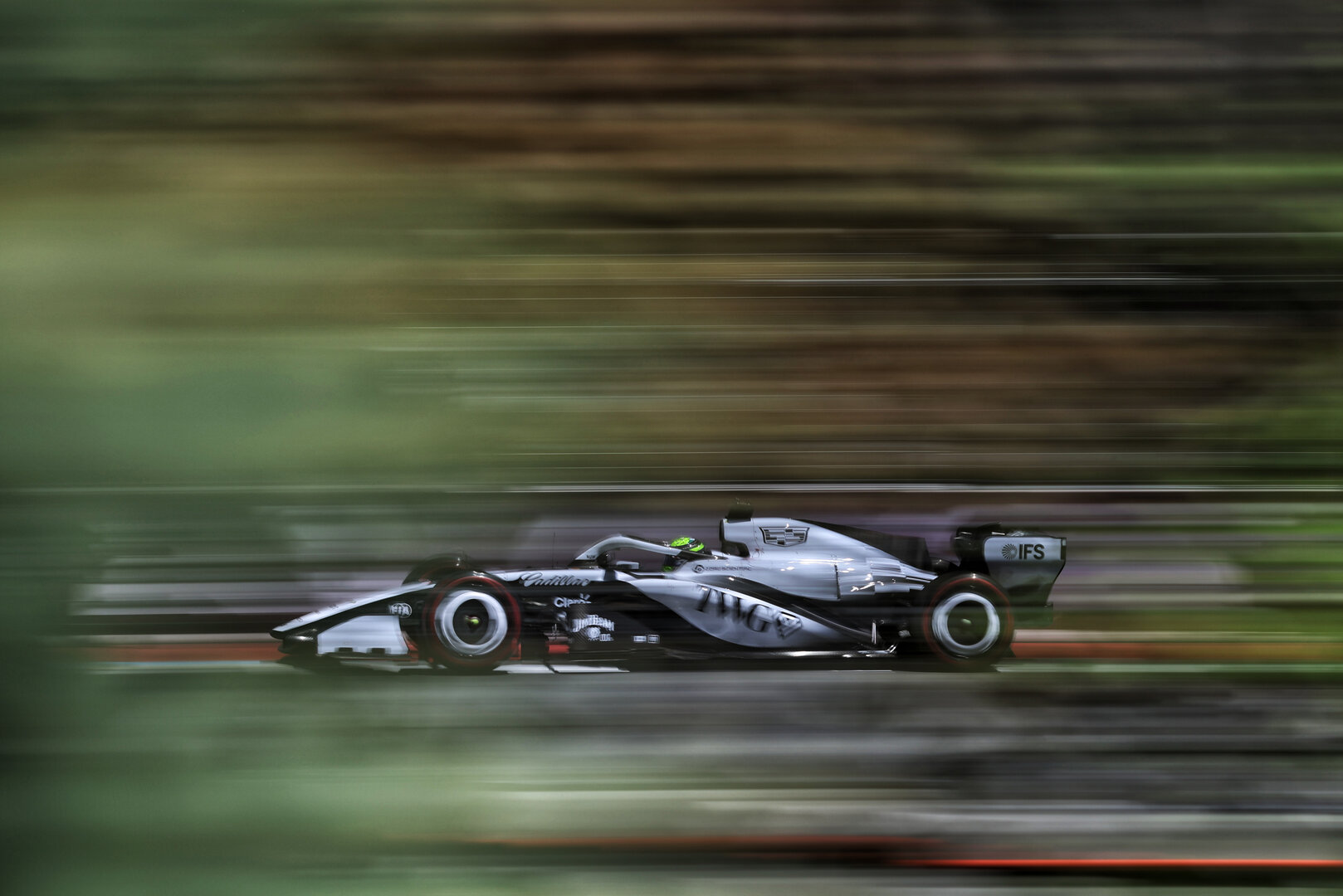 GP CANADA, Sergio Perez (MEX) Cadillac Formula 1 Team MAC-26.
22.05.2026. Formula 1 World Championship, Rd 5, Canadian Grand Prix, Montreal, Canada, Sprint Qualifiche Day.
- www.xpbimages.com, EMail: requests@xpbimages.com © Copyright: Dunbar / XPB Images
