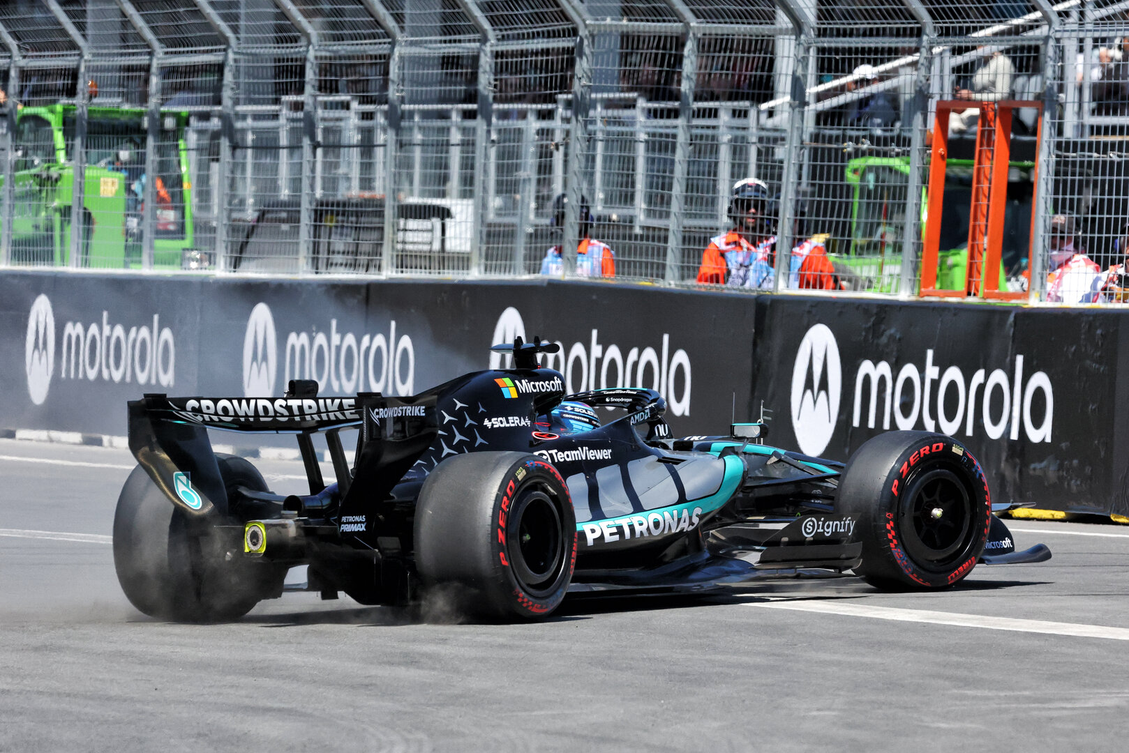 GP CANADA, George Russell (GBR) Mercedes AMG Formula One Team W17 spins in the practice session.
22.05.2026. Formula 1 World Championship, Rd 5, Canadian Grand Prix, Montreal, Canada, Sprint Qualifiche Day.
- www.xpbimages.com, EMail: requests@xpbimages.com © Copyright: Charniaux / XPB Images