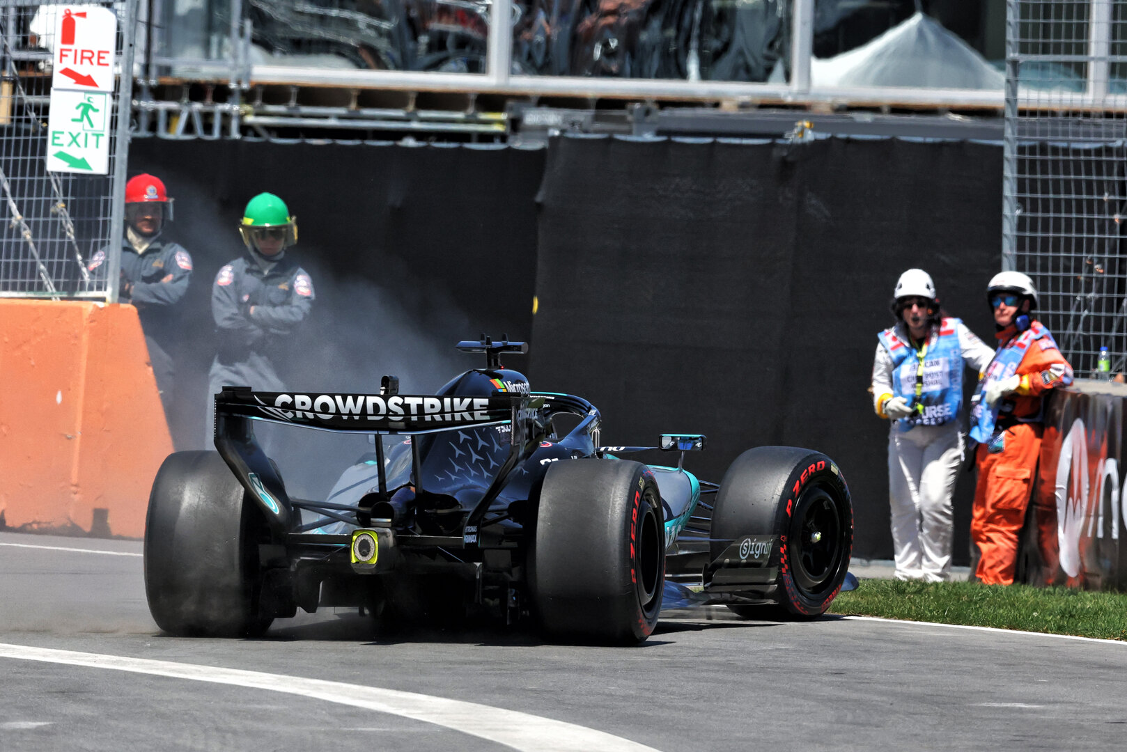 GP CANADA, George Russell (GBR) Mercedes AMG Formula One Team W17 spins in the practice session.
22.05.2026. Formula 1 World Championship, Rd 5, Canadian Grand Prix, Montreal, Canada, Sprint Qualifiche Day.
- www.xpbimages.com, EMail: requests@xpbimages.com © Copyright: Charniaux / XPB Images