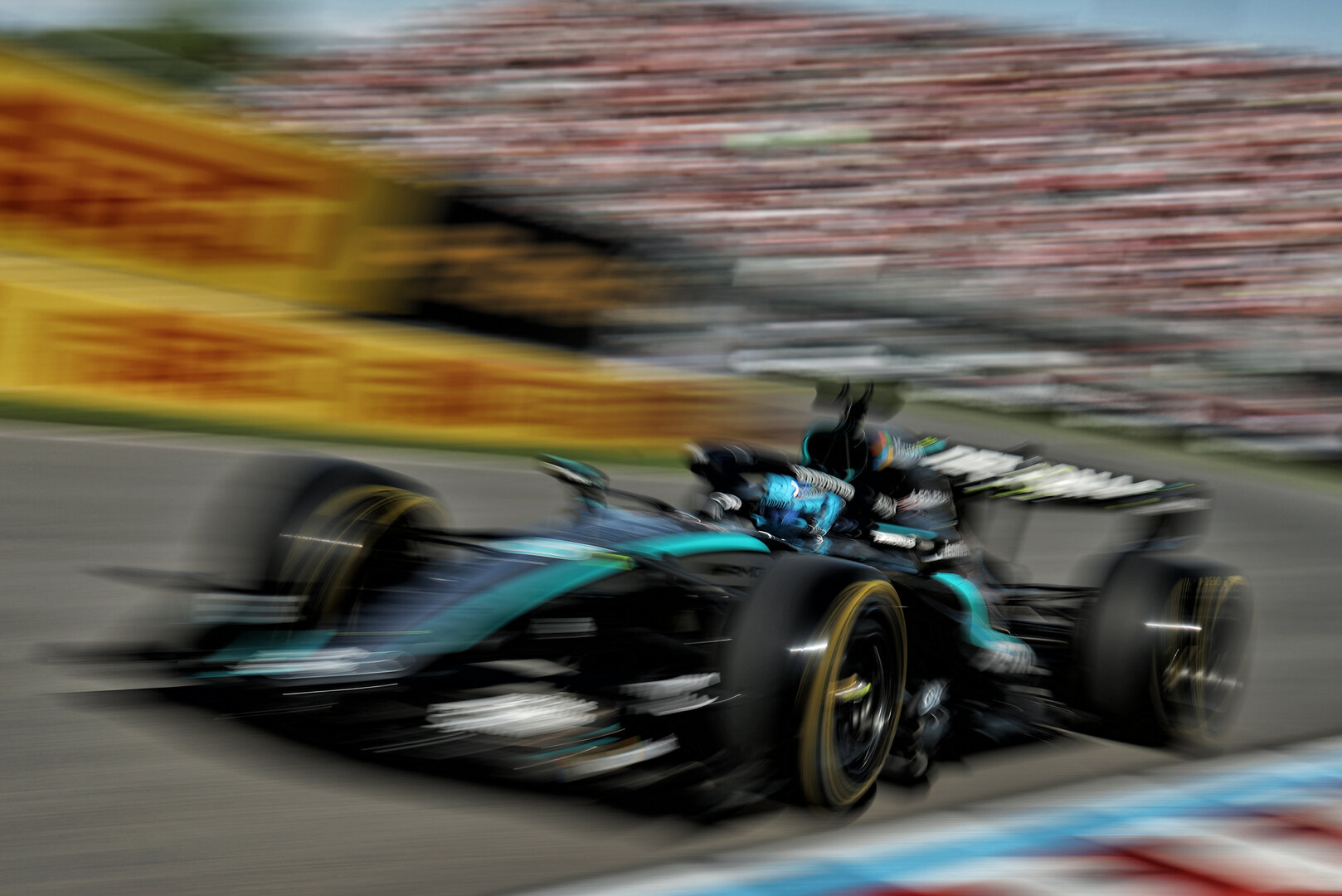 GP CANADA, George Russell (GBR) Mercedes AMG Formula One Team W17.
22.05.2026. Formula 1 World Championship, Rd 5, Canadian Grand Prix, Montreal, Canada, Sprint Qualifiche Day.
- www.xpbimages.com, EMail: requests@xpbimages.com © Copyright: Dunbar / XPB Images