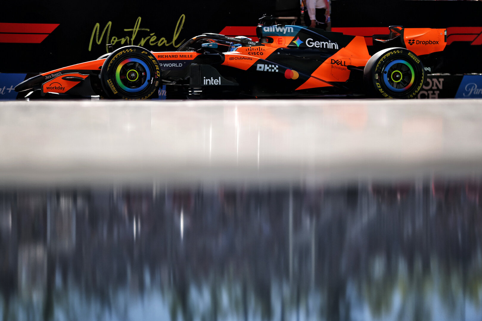 GP CANADA, Oscar Piastri (AUS) McLaren F1 Team MCL40.
22.05.2026. Formula 1 World Championship, Rd 5, Canadian Grand Prix, Montreal, Canada, Sprint Qualifiche Day.
- www.xpbimages.com, EMail: requests@xpbimages.com © Copyright: Bearne / XPB Images