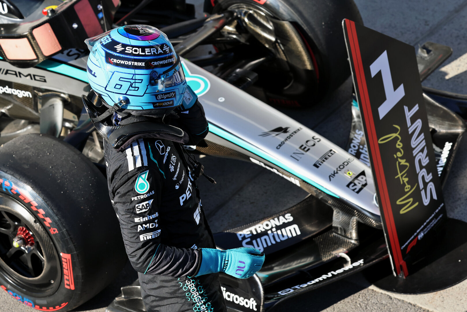 GP CANADA, Pole sitter George Russell (GBR) Mercedes AMG Formula One Team W17 in Sprint Qualifiche parc ferme.
22.05.2026. Formula 1 World Championship, Rd 5, Canadian Grand Prix, Montreal, Canada, Sprint Qualifiche Day.
- www.xpbimages.com, EMail: requests@xpbimages.com © Copyright: Batchelor / XPB Images