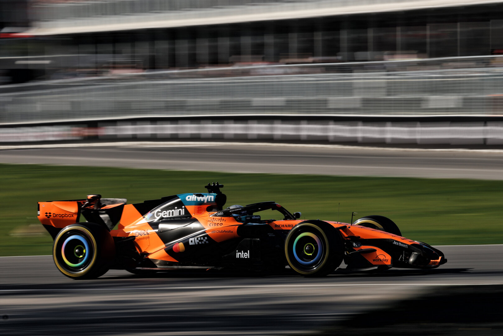 GP CANADA, Oscar Piastri (AUS) McLaren F1 Team MCL40.
22.05.2026. Formula 1 World Championship, Rd 5, Canadian Grand Prix, Montreal, Canada, Sprint Qualifiche Day.
- www.xpbimages.com, EMail: requests@xpbimages.com © Copyright: Charniaux / XPB Images