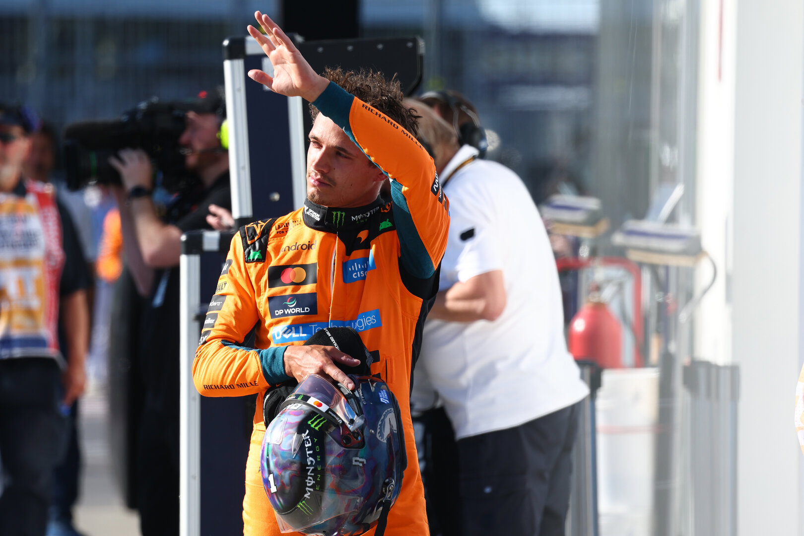 GP CANADA, Lando Norris (GBR) McLaren F1 Team in Sprint qualifying parc ferme.
22.05.2026. Formula 1 World Championship, Rd 5, Canadian Grand Prix, Montreal, Canada, Sprint Qualifiche Day.
- www.xpbimages.com, EMail: requests@xpbimages.com © Copyright: Bearne / XPB Images