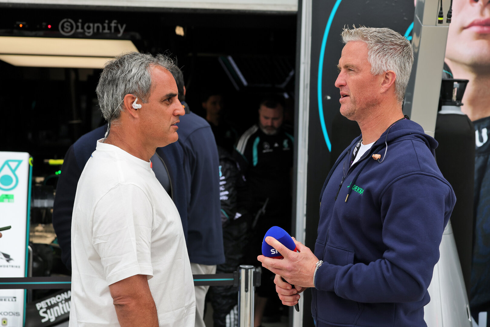 GP CANADA, (L to R): Juan Pablo Montoya (COL) with Ralf Schumacher (GER).
23.05.2026. Formula 1 World Championship, Rd 5, Canadian Grand Prix, Montreal, Canada, Sprint e Qualifiche Day.
- www.xpbimages.com, EMail: requests@xpbimages.com © Copyright: Moy / XPB Images