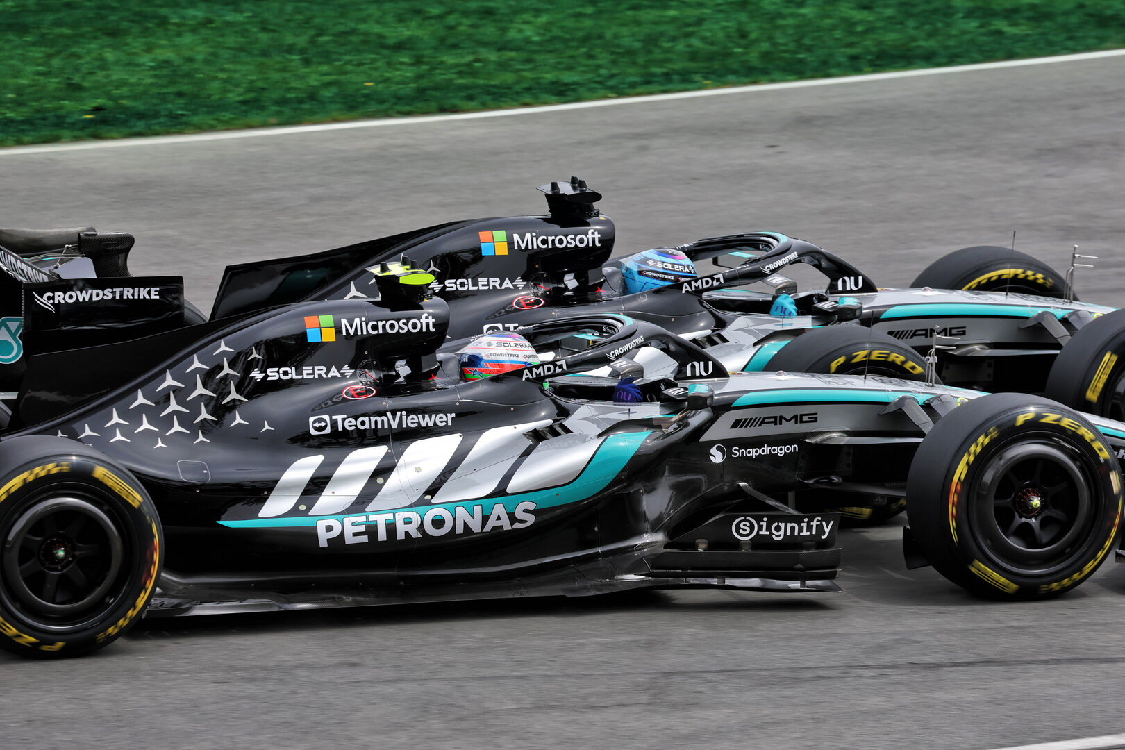 GP CANADA, George Russell (GBR) Mercedes AMG Formula One Team W17 e Andrea Kimi Antonelli (ITA) Mercedes AMG Formula One Team W17 battle for the lead of the Sprint race.
23.05.2026. Formula 1 World Championship, Rd 5, Canadian Grand Prix, Montreal, Canada, Sprint e Qualifiche Day.
- www.xpbimages.com, EMail: requests@xpbimages.com © Copyright: Moy / XPB Images