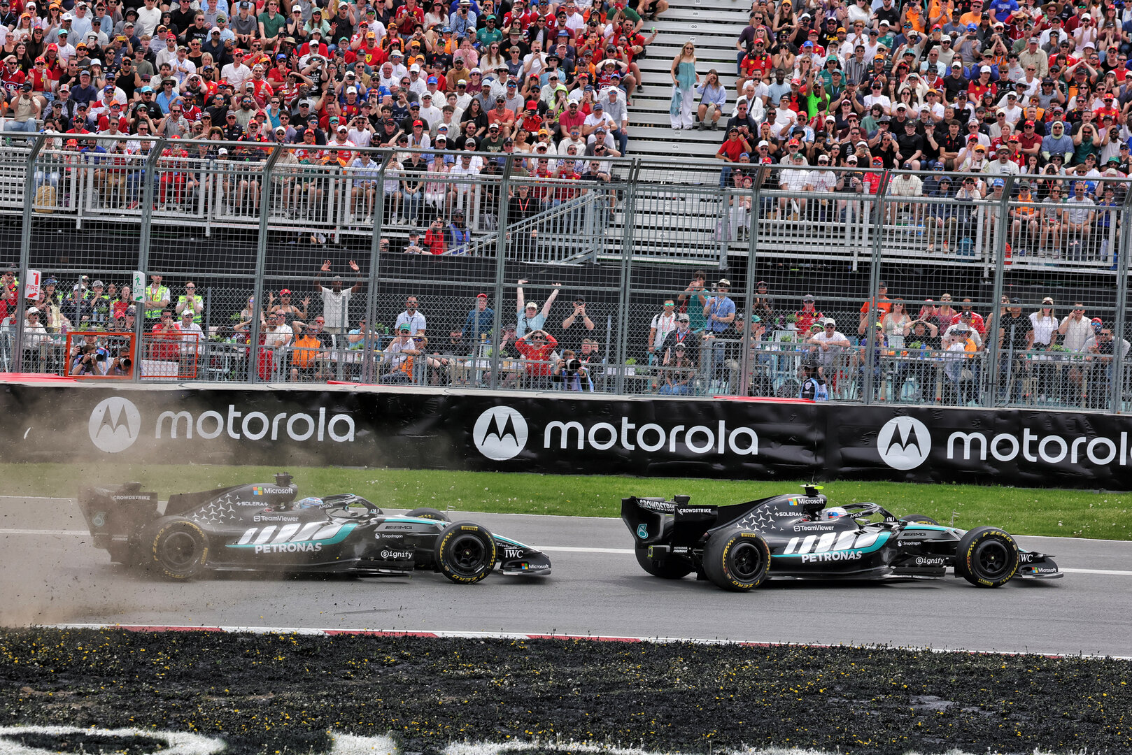 GP CANADA, George Russell (GBR) Mercedes AMG Formula One Team W17 e Andrea Kimi Antonelli (ITA) Mercedes AMG Formula One Team W17 battle for the lead of the Sprint race.
23.05.2026. Formula 1 World Championship, Rd 5, Canadian Grand Prix, Montreal, Canada, Sprint e Qualifiche Day.
- www.xpbimages.com, EMail: requests@xpbimages.com © Copyright: Moy / XPB Images