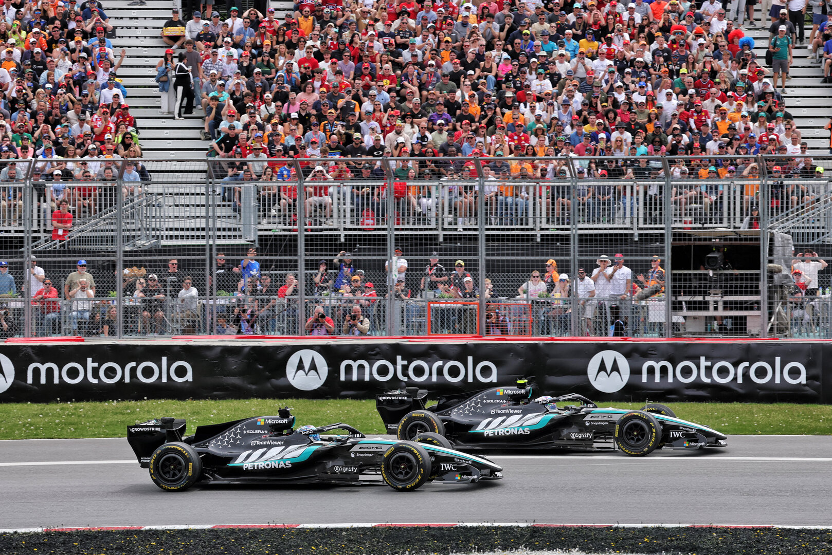 GP CANADA, George Russell (GBR) Mercedes AMG Formula One Team W17 e Andrea Kimi Antonelli (ITA) Mercedes AMG Formula One Team W17 battle for the lead of the Sprint race.
23.05.2026. Formula 1 World Championship, Rd 5, Canadian Grand Prix, Montreal, Canada, Sprint e Qualifiche Day.
- www.xpbimages.com, EMail: requests@xpbimages.com © Copyright: Moy / XPB Images