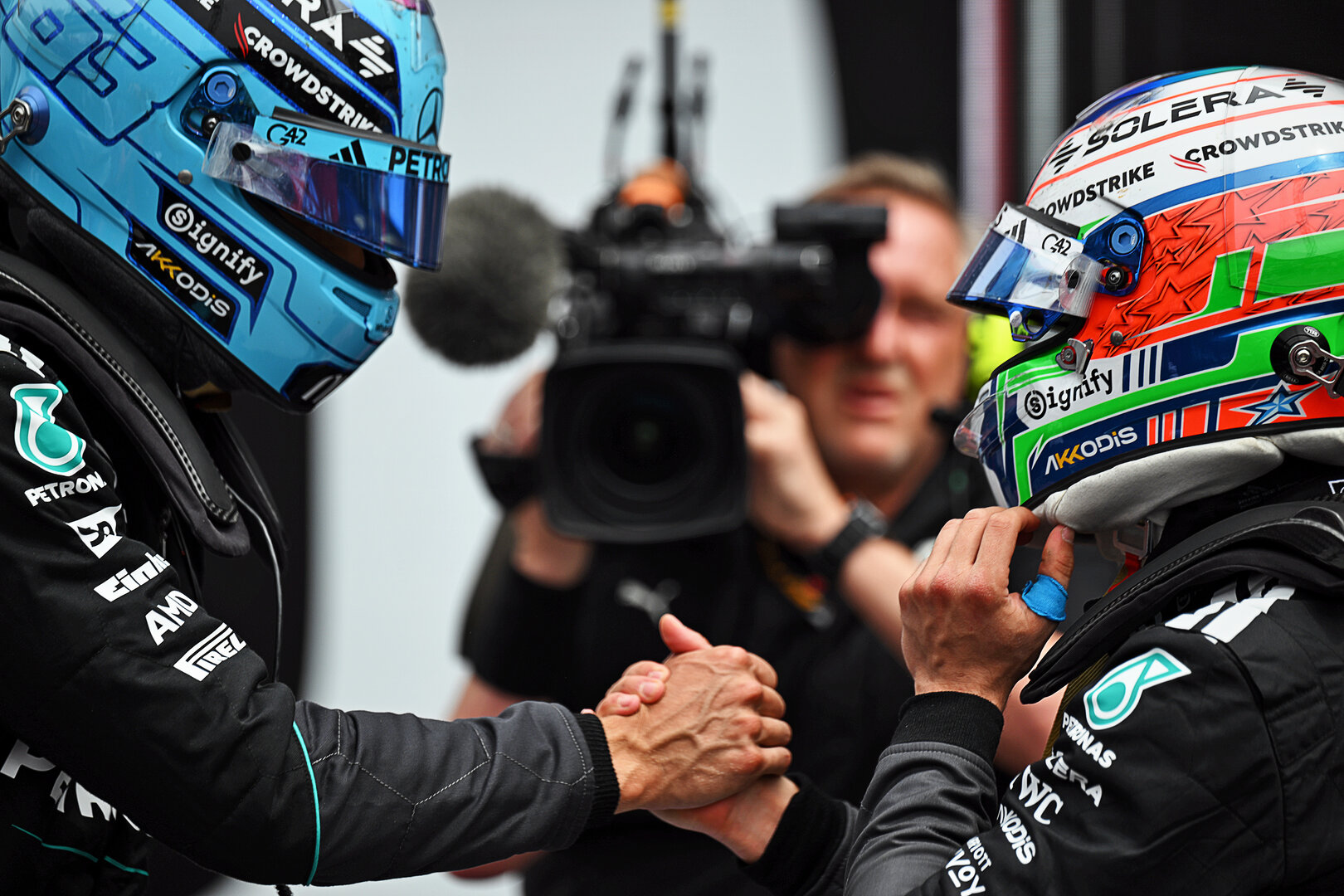 GP CANADA, (L to R): Gara winner George Russell (GBR) Mercedes AMG Formula One Team celebrates in Sprint parc ferme with third placed team mate Andrea Kimi Antonelli (ITA) Mercedes AMG Formula One Team.
23.05.2026. Formula 1 World Championship, Rd 5, Canadian Grand Prix, Montreal, Canada, Sprint e Qualifiche Day.
- www.xpbimages.com, EMail: requests@xpbimages.com © Copyright: Price / XPB Images
