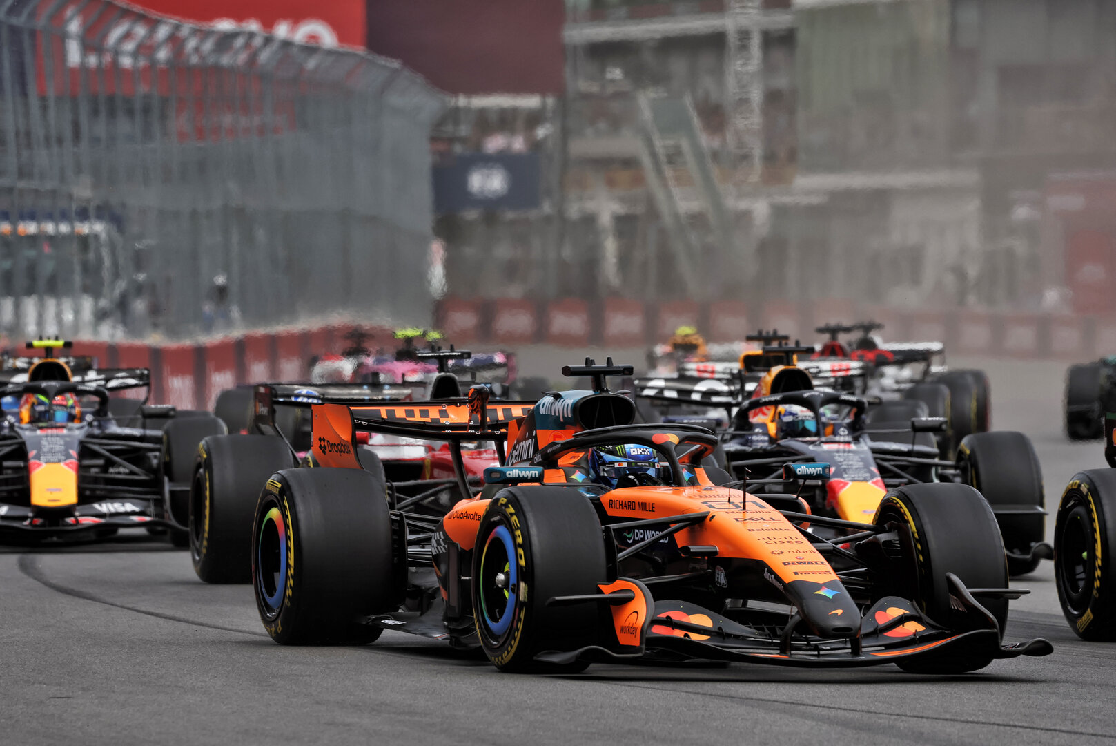 GP CANADA, Oscar Piastri (AUS) McLaren F1 Team MCL40 at the partenza of Sprint.
23.05.2026. Formula 1 World Championship, Rd 5, Canadian Grand Prix, Montreal, Canada, Sprint e Qualifiche Day.
- www.xpbimages.com, EMail: requests@xpbimages.com © Copyright: Dunbar / XPB Images