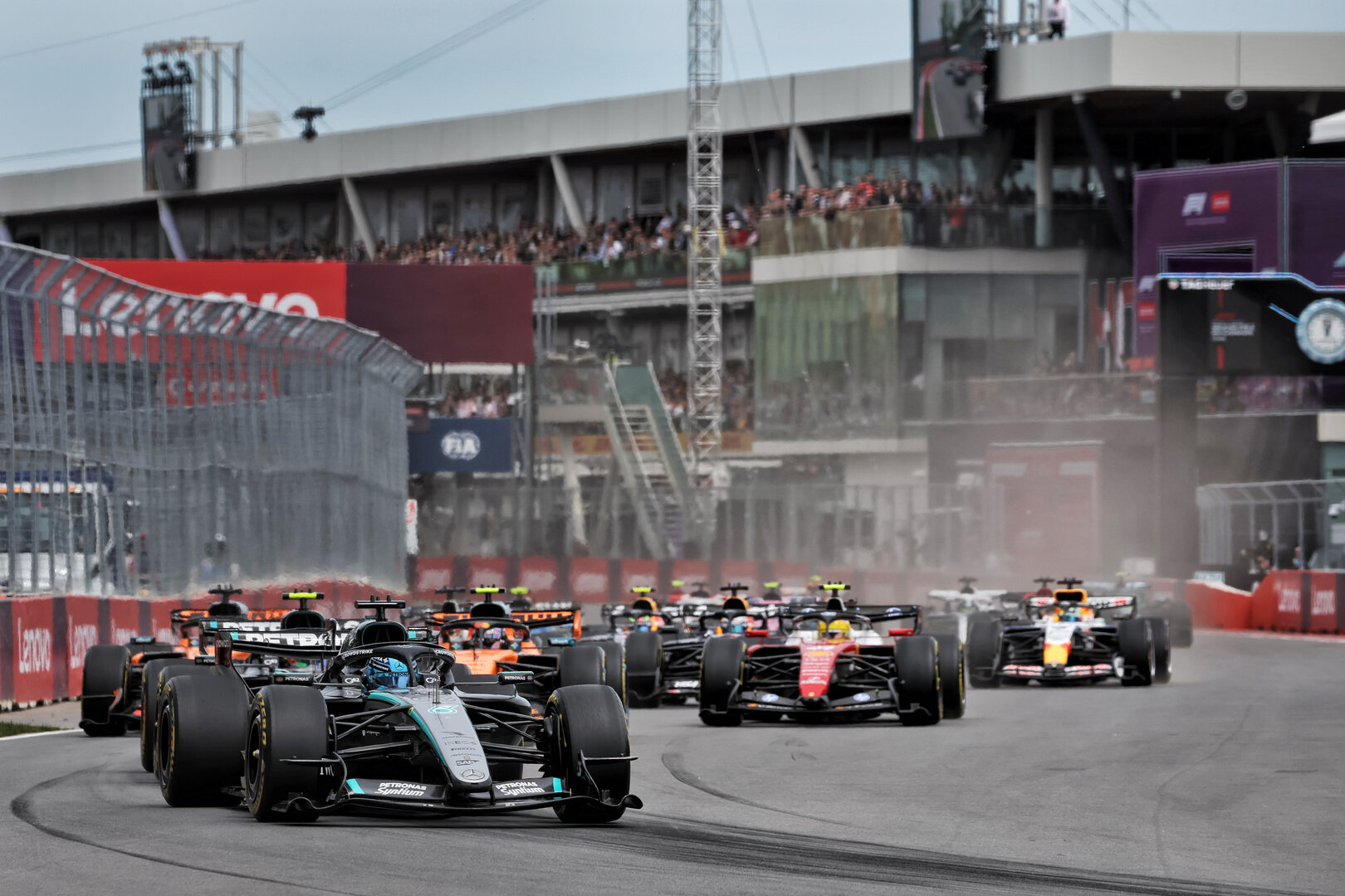 GP CANADA, George Russell (GBR) Mercedes AMG Formula One Team W17 davanti a at the partenza of Sprint.
23.05.2026. Formula 1 World Championship, Rd 5, Canadian Grand Prix, Montreal, Canada, Sprint e Qualifiche Day.
 - www.xpbimages.com, EMail: requests@xpbimages.com © Copyright: Dunbar / XPB Images