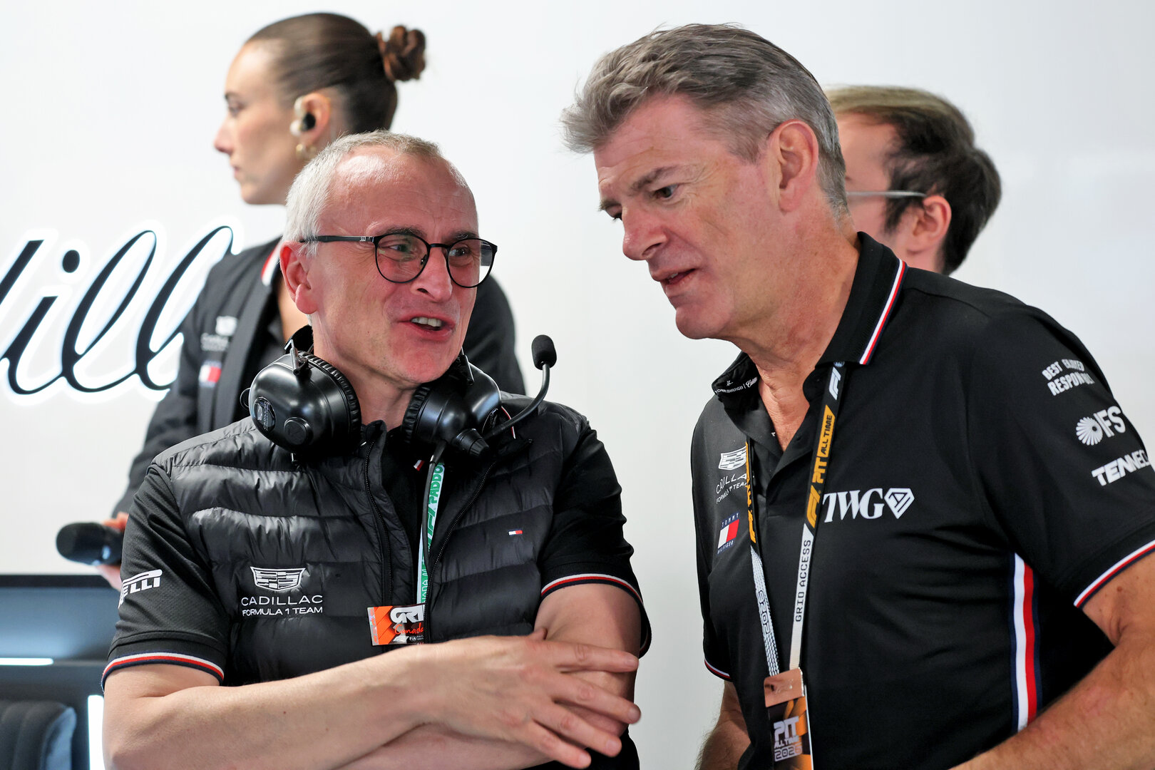 GP CANADA, (L to R): John McQuilliam (GBR) Cadillac Formula 1 Team Chief Designer with Graeme Lowdon (GBR) Cadillac Formula 1 Team, Team Principal.
23.05.2026. Formula 1 World Championship, Rd 5, Canadian Grand Prix, Montreal, Canada, Sprint e Qualifiche Day.
- www.xpbimages.com, EMail: requests@xpbimages.com © Copyright: Batchelor / XPB Images