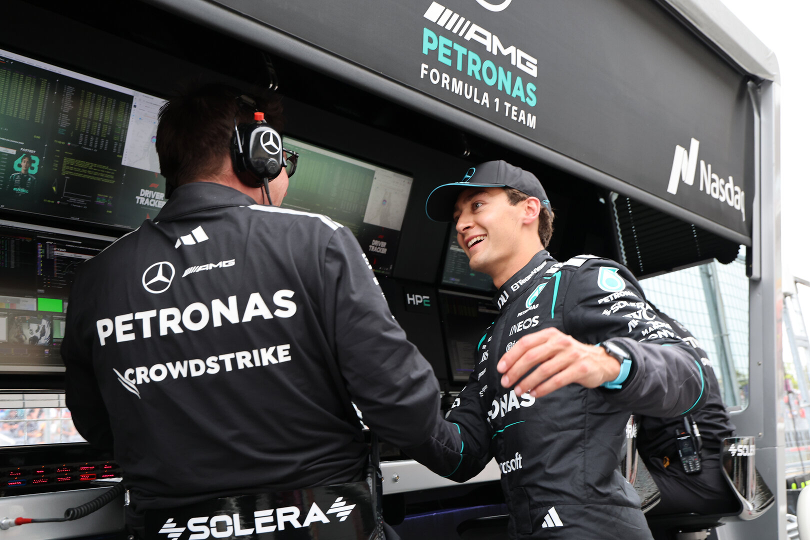 GP CANADA, George Russell (GBR) Mercedes AMG Formula One Team celebrates his pole position with the team.
23.05.2026. Formula 1 World Championship, Rd 5, Canadian Grand Prix, Montreal, Canada, Sprint e Qualifiche Day.
- www.xpbimages.com, EMail: requests@xpbimages.com © Copyright: Batchelor / XPB Images