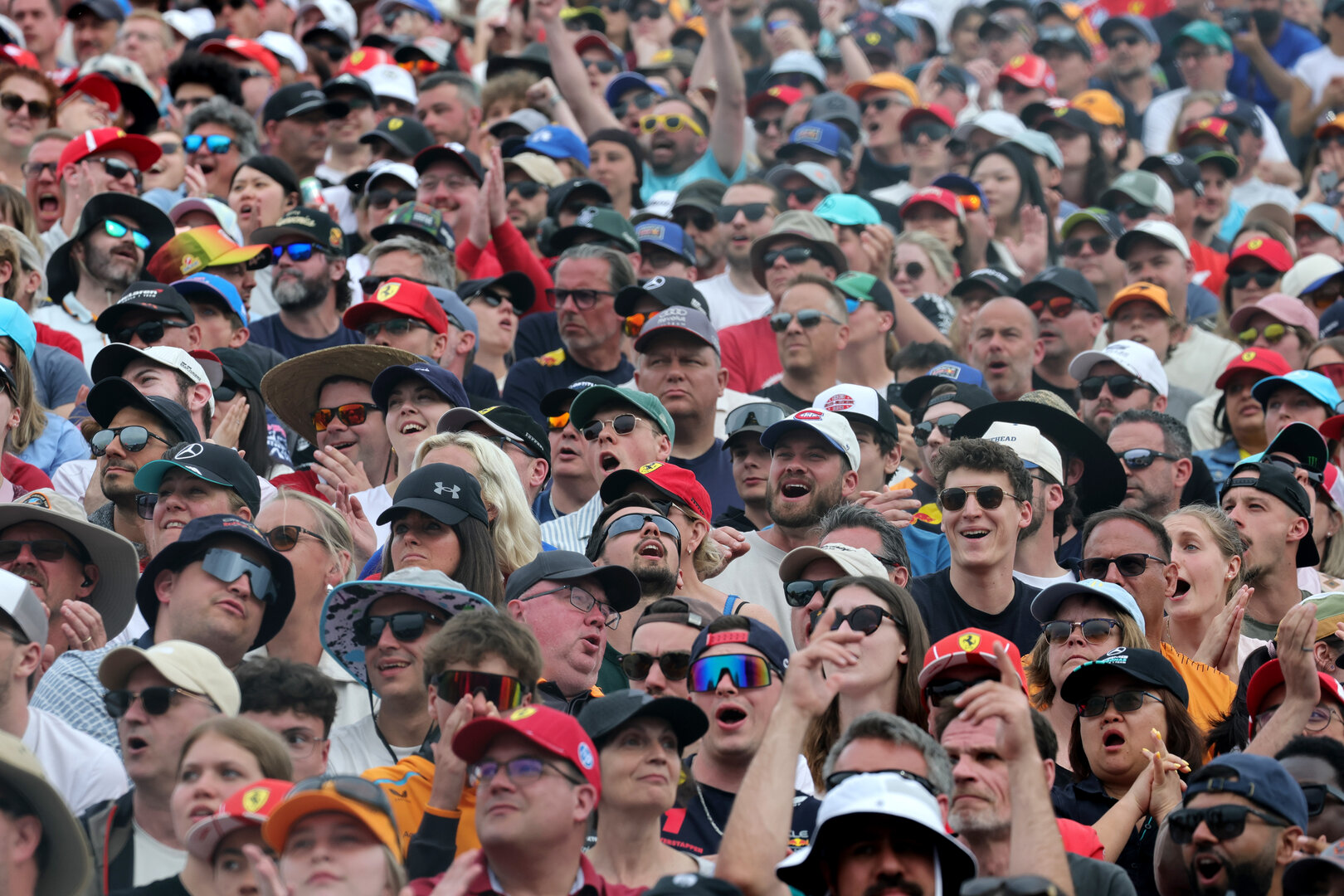 GP CANADA, Circuit Atmosfera - fans in the grandstand.
23.05.2026. Formula 1 World Championship, Rd 5, Canadian Grand Prix, Montreal, Canada, Sprint e Qualifiche Day.
- www.xpbimages.com, EMail: requests@xpbimages.com © Copyright: Moy / XPB Images