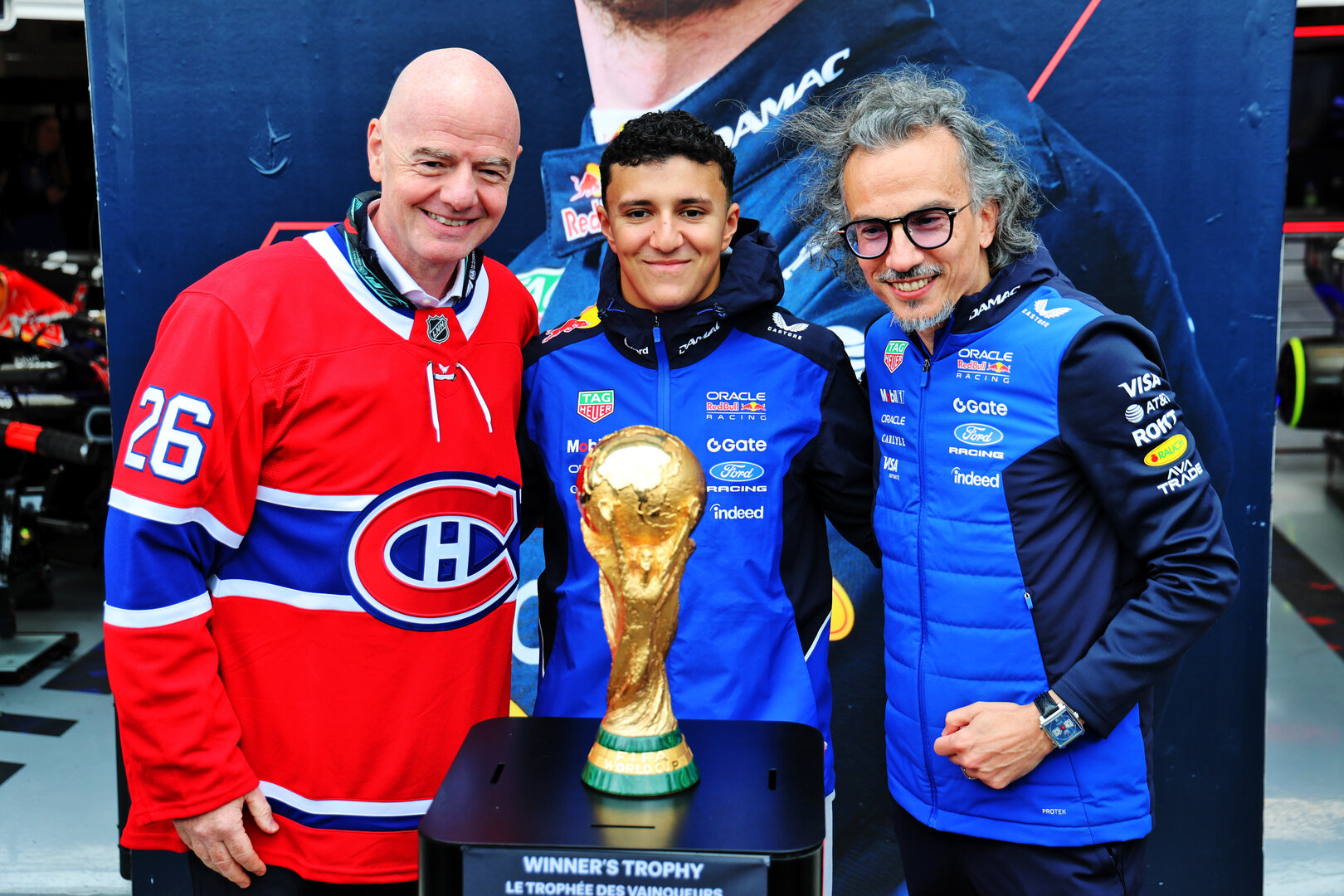 GP CANADA, (L to R): Gianni Infantino (SUI) / (ITA) FIFA President with Isack Hadjar (FRA) Red Bull Racing e Laurent Mekies (FRA) Red Bull Racing Team Principal e CEO.
24.05.2026. Formula 1 World Championship, Rd 5, Canadian Grand Prix, Montreal, Canada, Gara Day.
- www.xpbimages.com, EMail: requests@xpbimages.com © Copyright: Batchelor / XPB Images