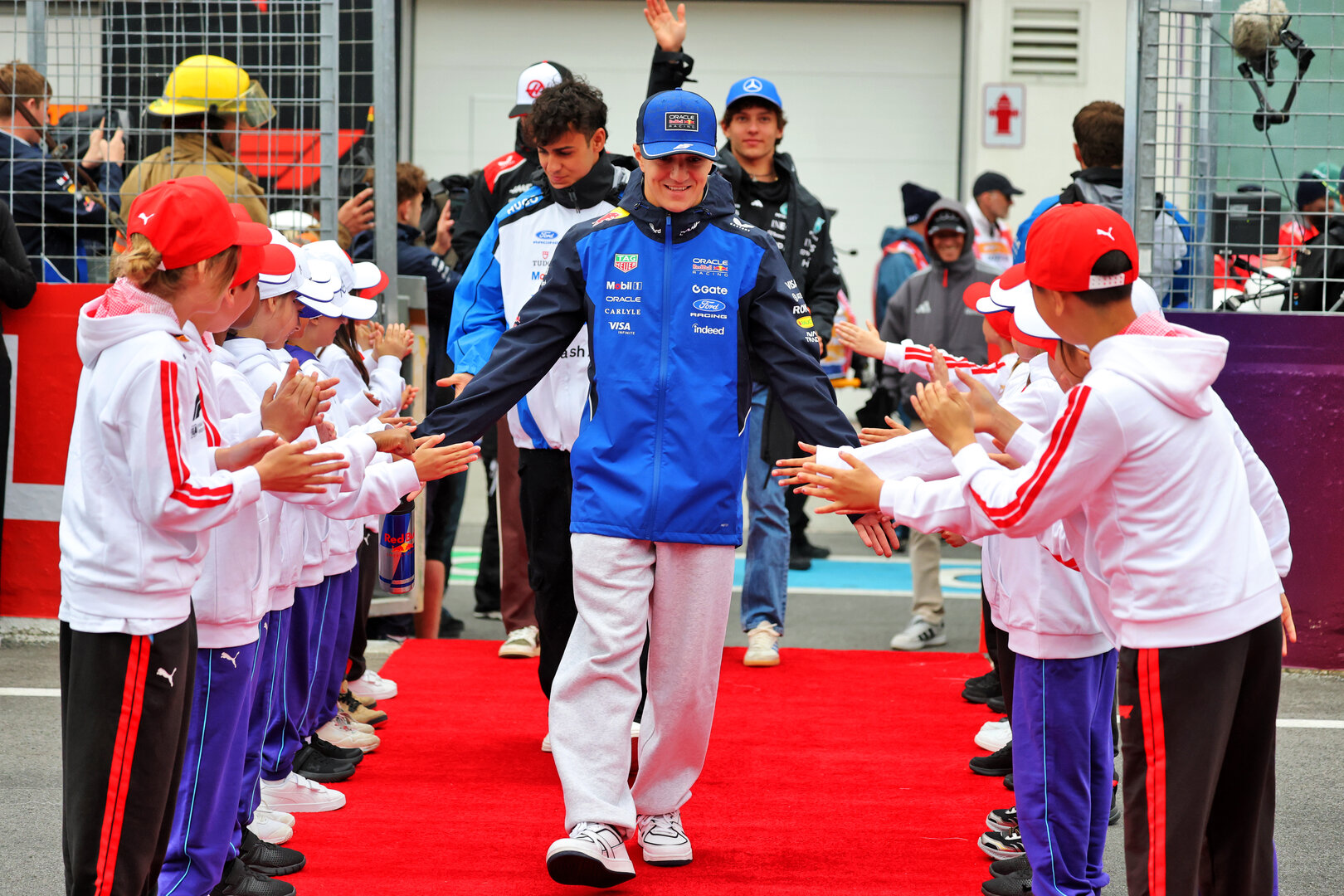 GP CANADA, Isack Hadjar (FRA) Red Bull Racing on the drivers' parade.
24.05.2026. Formula 1 World Championship, Rd 5, Canadian Grand Prix, Montreal, Canada, Gara Day.
- www.xpbimages.com, EMail: requests@xpbimages.com © Copyright: Charniaux / XPB Images