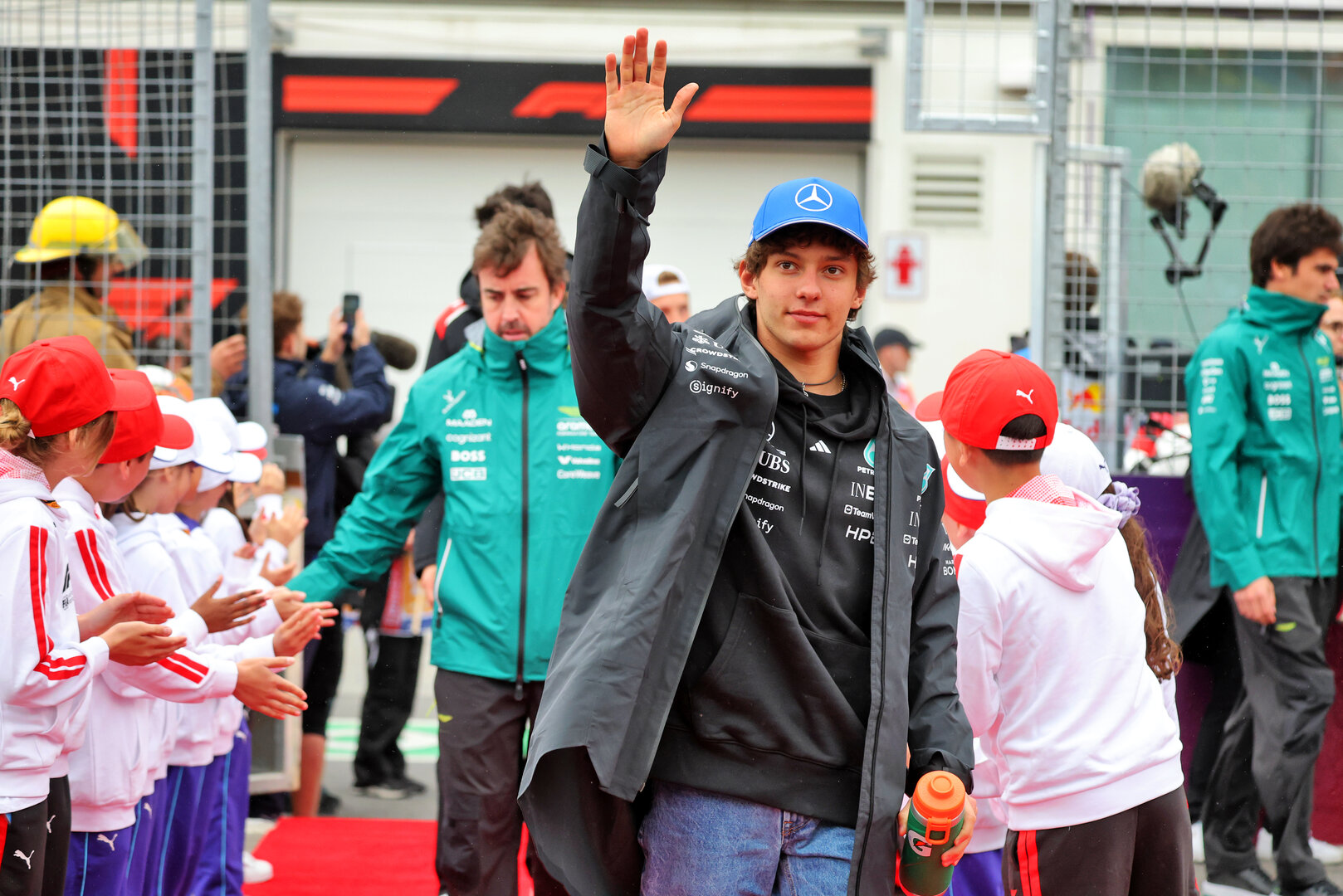 GP CANADA, Andrea Kimi Antonelli (ITA) Mercedes AMG Formula One Team on the drivers' parade.
24.05.2026. Formula 1 World Championship, Rd 5, Canadian Grand Prix, Montreal, Canada, Gara Day.
- www.xpbimages.com, EMail: requests@xpbimages.com © Copyright: Charniaux / XPB Images