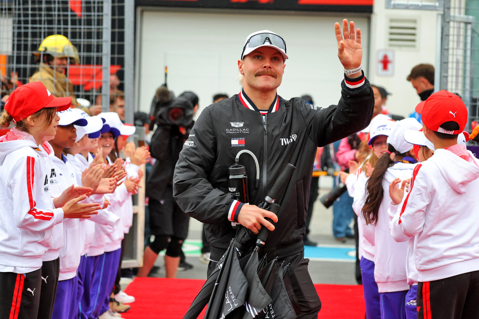 GP CANADA, Valtteri Bottas (FIN) Cadillac Formula 1 Team on the drivers' parade.
24.05.2026. Formula 1 World Championship, Rd 5, Canadian Grand Prix, Montreal, Canada, Gara Day.
- www.xpbimages.com, EMail: requests@xpbimages.com © Copyright: Charniaux / XPB Images