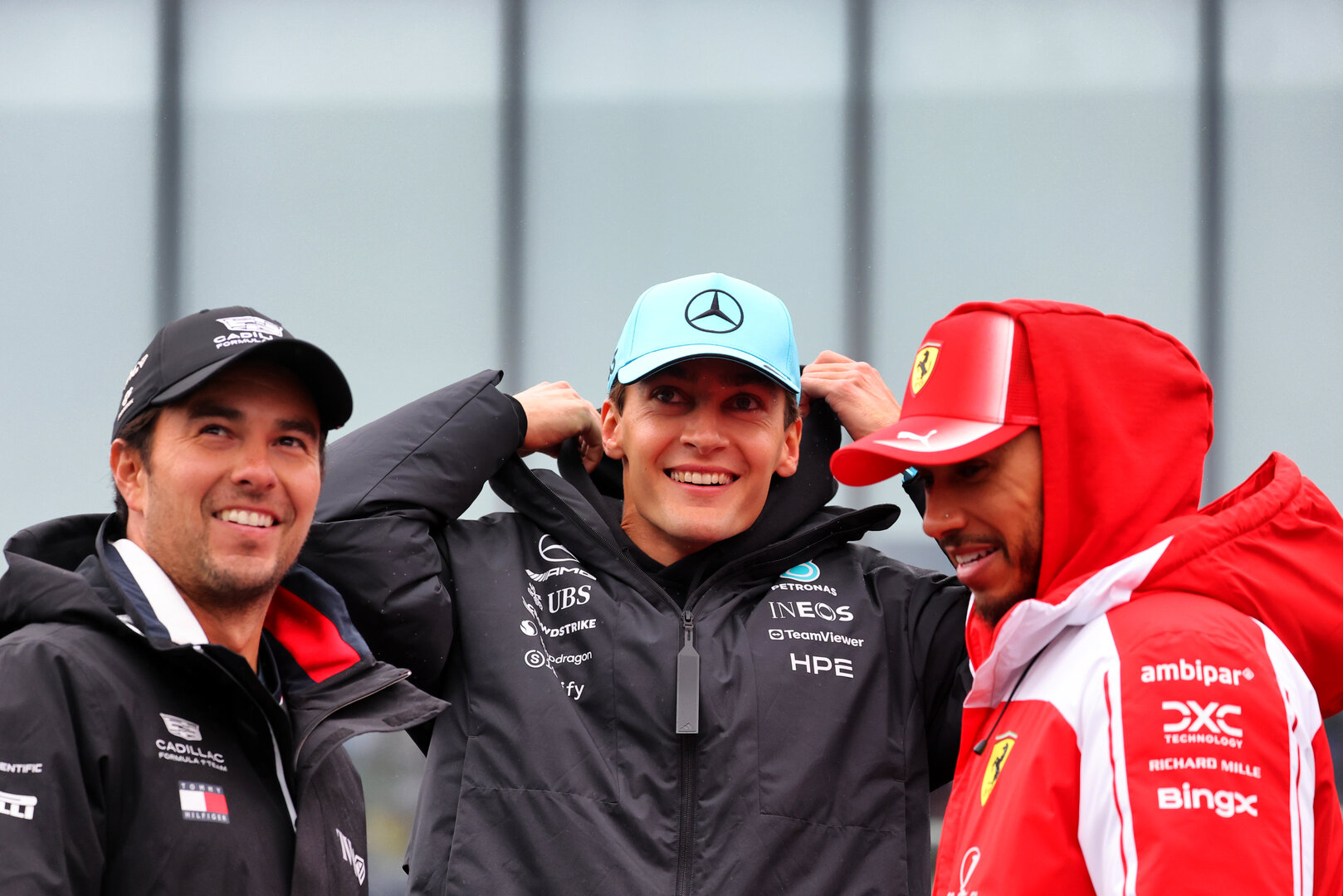 GP CANADA, (L to R): Sergio Perez (MEX) Cadillac Formula 1 Team with George Russell (GBR) Mercedes AMG Formula One Team e Lewis Hamilton (GBR) Ferrari on the drivers' parade.
24.05.2026. Formula 1 World Championship, Rd 5, Canadian Grand Prix, Montreal, Canada, Gara Day.
- www.xpbimages.com, EMail: requests@xpbimages.com © Copyright: Charniaux / XPB Images