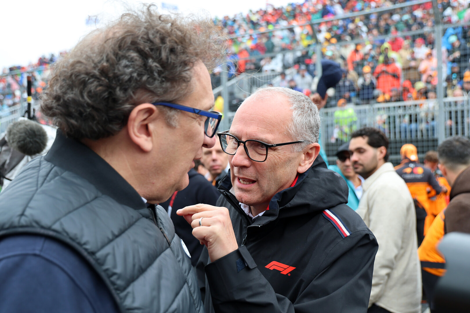 GP CANADA, Stefano Domenicali (ITA) Formula One President e CEO with Nicholas Tombazis (GRE) FIA Single Seater Director on the grid.
24.05.2026. Formula 1 World Championship, Rd 5, Canadian Grand Prix, Montreal, Canada, Gara Day.
- www.xpbimages.com, EMail: requests@xpbimages.com © Copyright: Batchelor / XPB Images