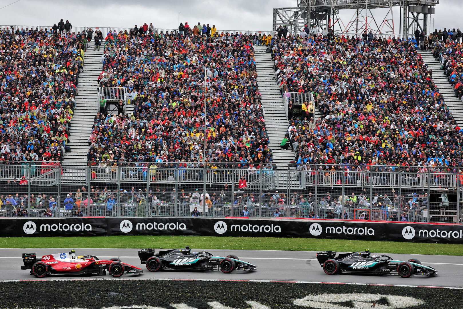GP CANADA, Andrea Kimi Antonelli (ITA) Mercedes AMG Formula One Team W17 davanti a George Russell (GBR) Mercedes AMG Formula One Team W17 e Lewis Hamilton (GBR) Ferrari SF-26.
24.05.2026. Formula 1 World Championship, Rd 5, Canadian Grand Prix, Montreal, Canada, Gara Day.
- www.xpbimages.com, EMail: requests@xpbimages.com © Copyright: Moy / XPB Images
