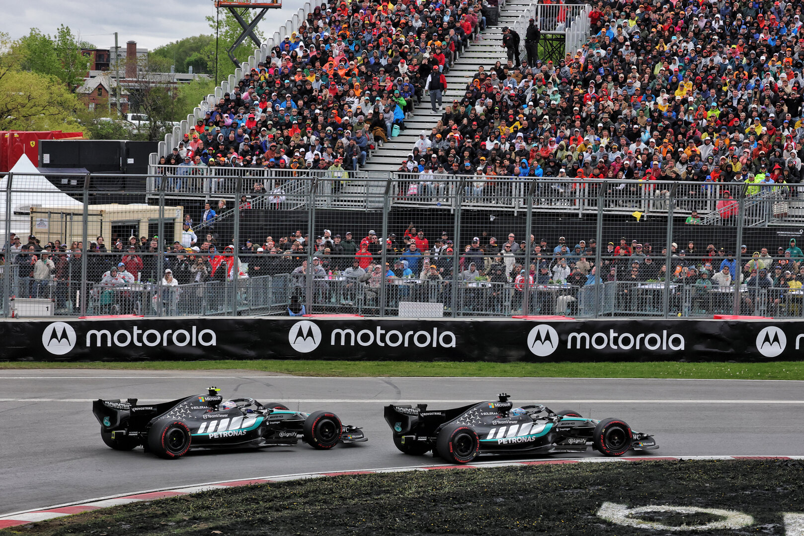 GP CANADA, George Russell (GBR) Mercedes AMG Formula One Team W17 e Andrea Kimi Antonelli (ITA) Mercedes AMG Formula One Team W17 battle for position.
24.05.2026. Formula 1 World Championship, Rd 5, Canadian Grand Prix, Montreal, Canada, Gara Day.
- www.xpbimages.com, EMail: requests@xpbimages.com © Copyright: Moy / XPB Images