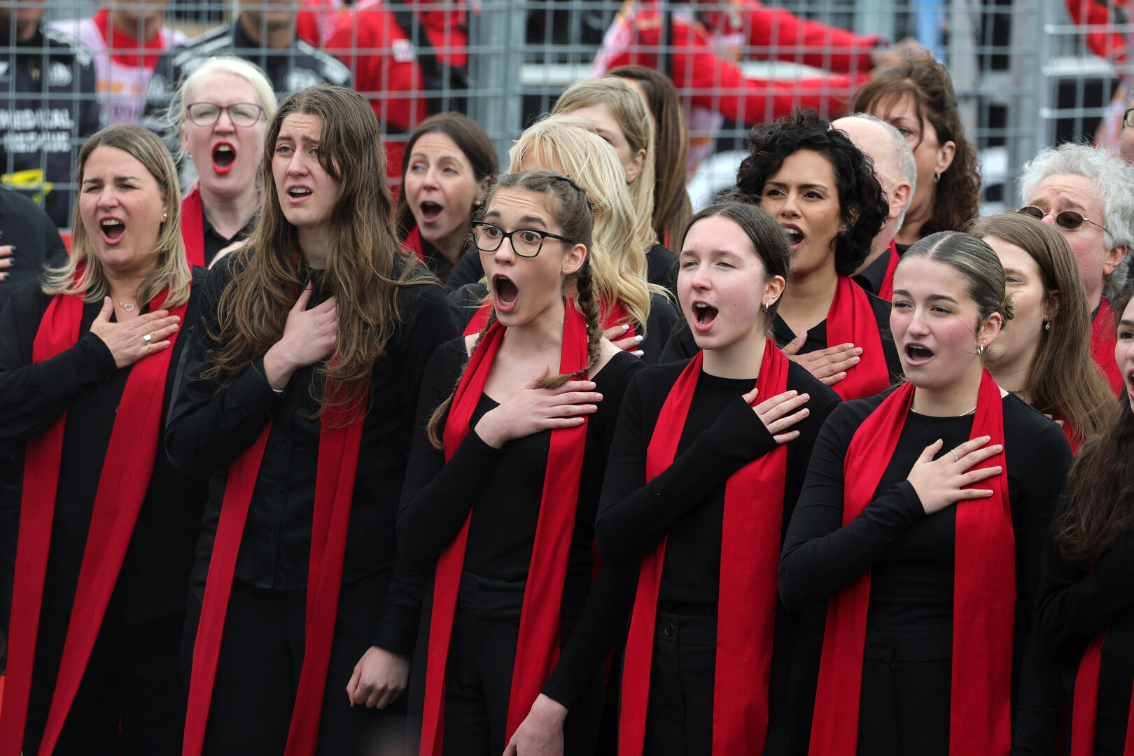 GP CANADA, griglia Atmosfera - singers.
24.05.2026. Formula 1 World Championship, Rd 5, Canadian Grand Prix, Montreal, Canada, Gara Day.
- www.xpbimages.com, EMail: requests@xpbimages.com © Copyright: Moy / XPB Images
