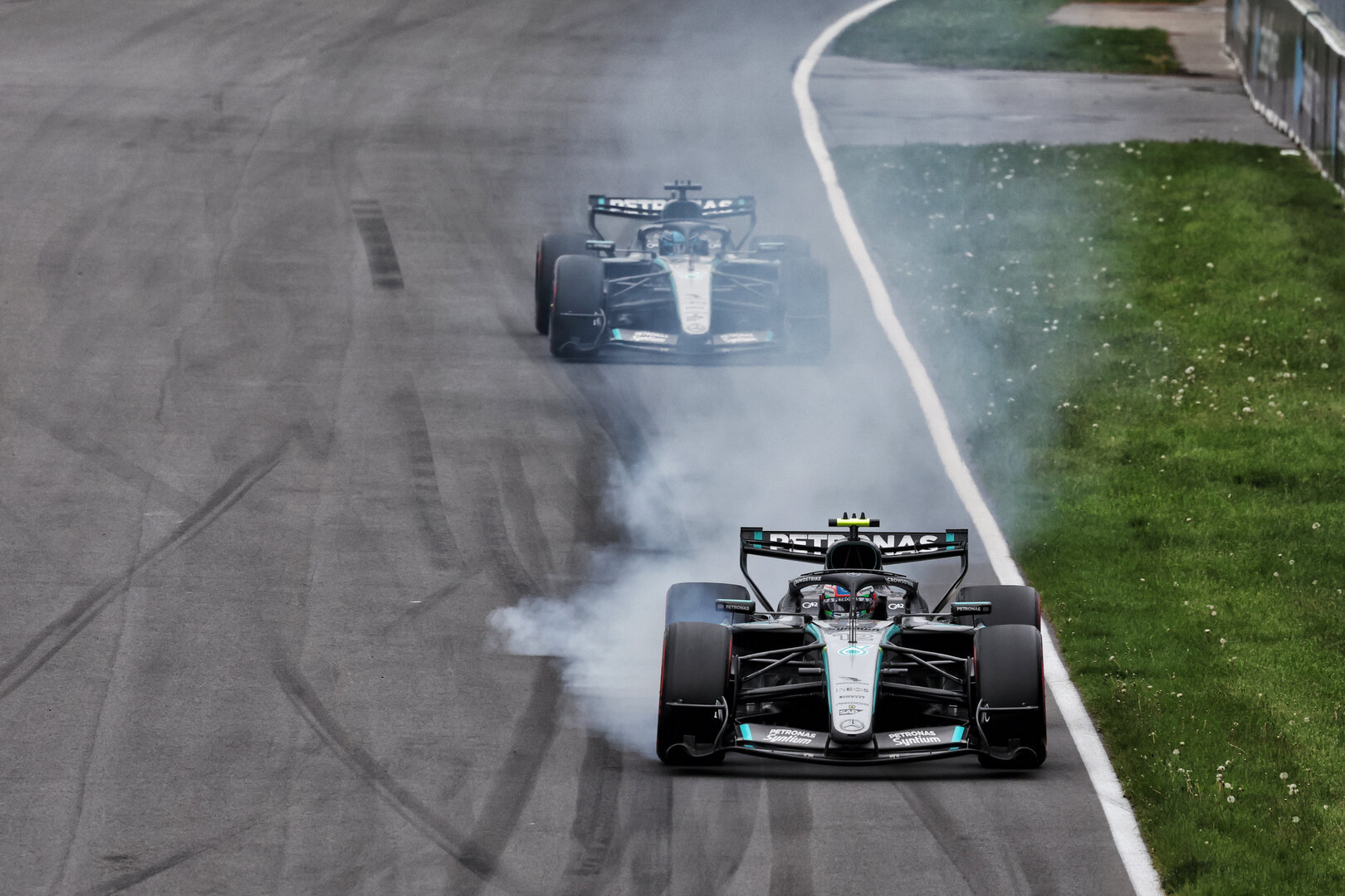 GP CANADA, Andrea Kimi Antonelli (ITA) Mercedes AMG Formula One Team W17 locks up under braking.
24.05.2026. Formula 1 World Championship, Rd 5, Canadian Grand Prix, Montreal, Canada, Gara Day.
 - www.xpbimages.com, EMail: requests@xpbimages.com © Copyright: Dunbar / XPB Images