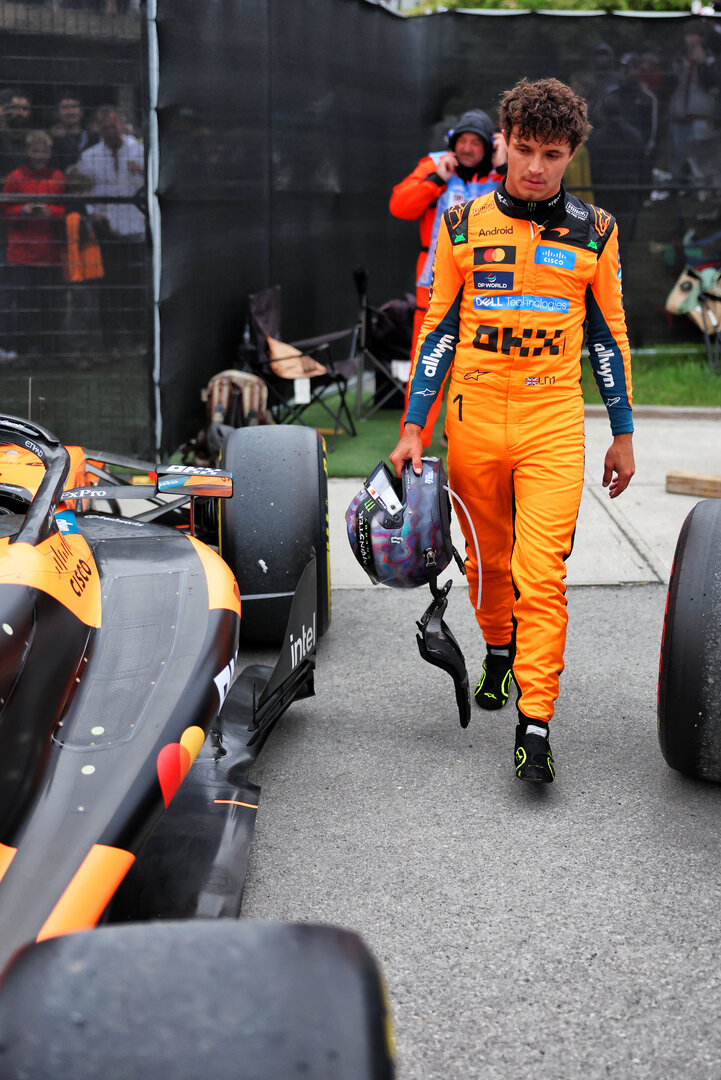 GP CANADA, Lando Norris (GBR) McLaren F1 Team MCL40 retired from the race.
24.05.2026. Formula 1 World Championship, Rd 5, Canadian Grand Prix, Montreal, Canada, Gara Day.
 - www.xpbimages.com, EMail: requests@xpbimages.com © Copyright: Dunbar / XPB Images