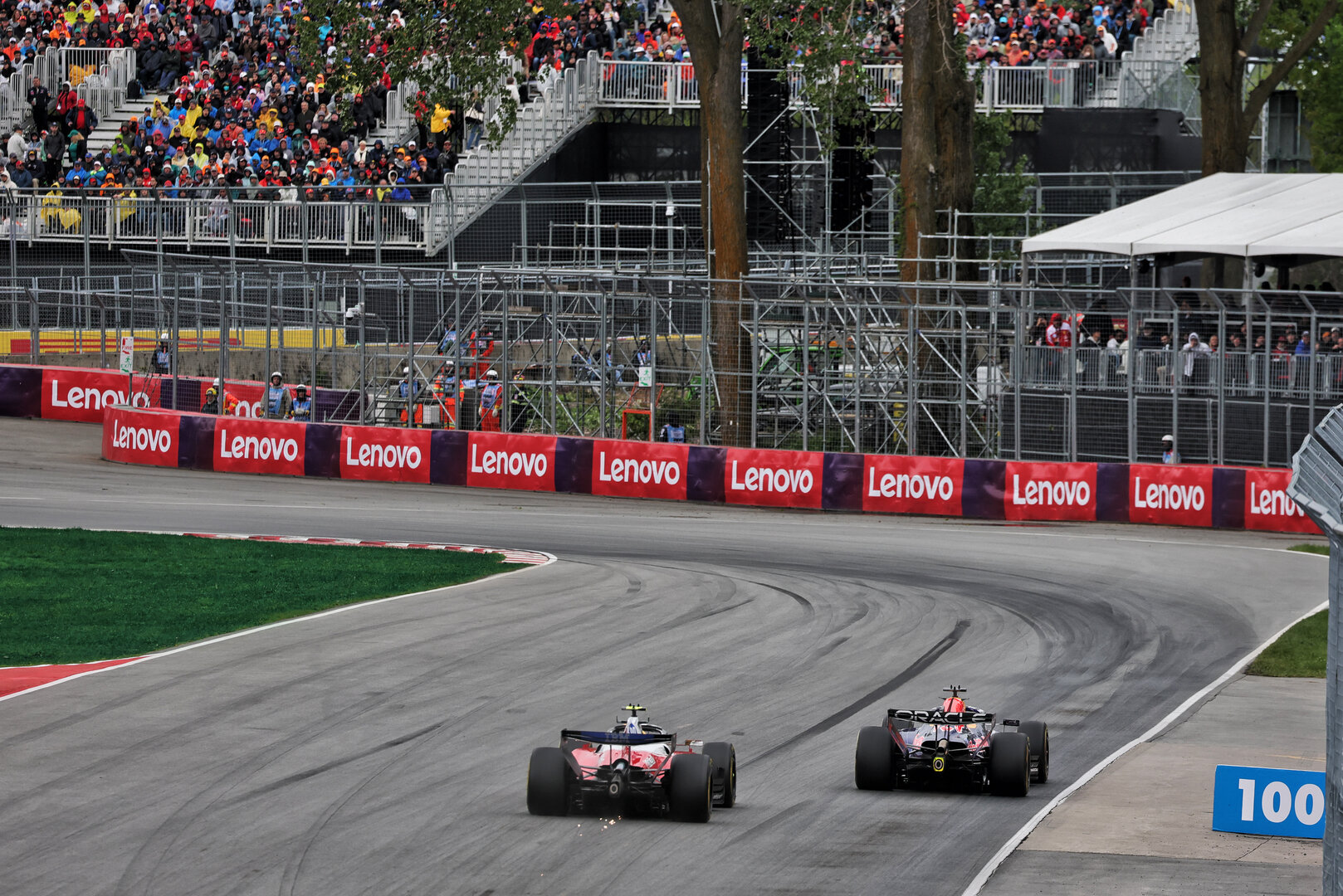 GP CANADA, Max Verstappen (NLD) Red Bull Racing RB22 e Lewis Hamilton (GBR) Ferrari SF-26 battle for position.
24.05.2026. Formula 1 World Championship, Rd 5, Canadian Grand Prix, Montreal, Canada, Gara Day.
- www.xpbimages.com, EMail: requests@xpbimages.com © Copyright: Moy / XPB Images