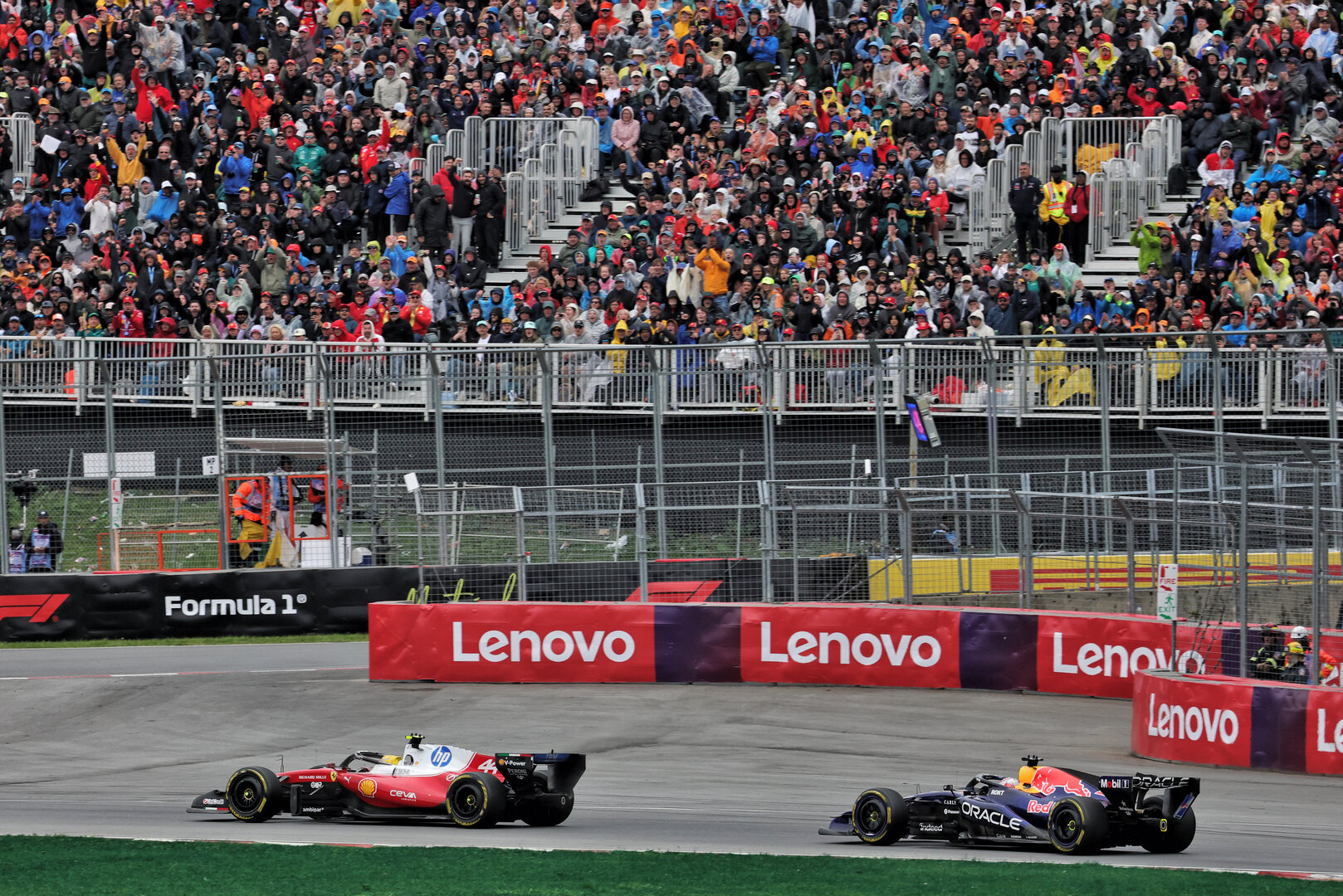 GP CANADA, Lewis Hamilton (GBR) Ferrari SF-26 passes Max Verstappen (NLD) Red Bull Racing RB22.
24.05.2026. Formula 1 World Championship, Rd 5, Canadian Grand Prix, Montreal, Canada, Gara Day.
- www.xpbimages.com, EMail: requests@xpbimages.com © Copyright: Moy / XPB Images