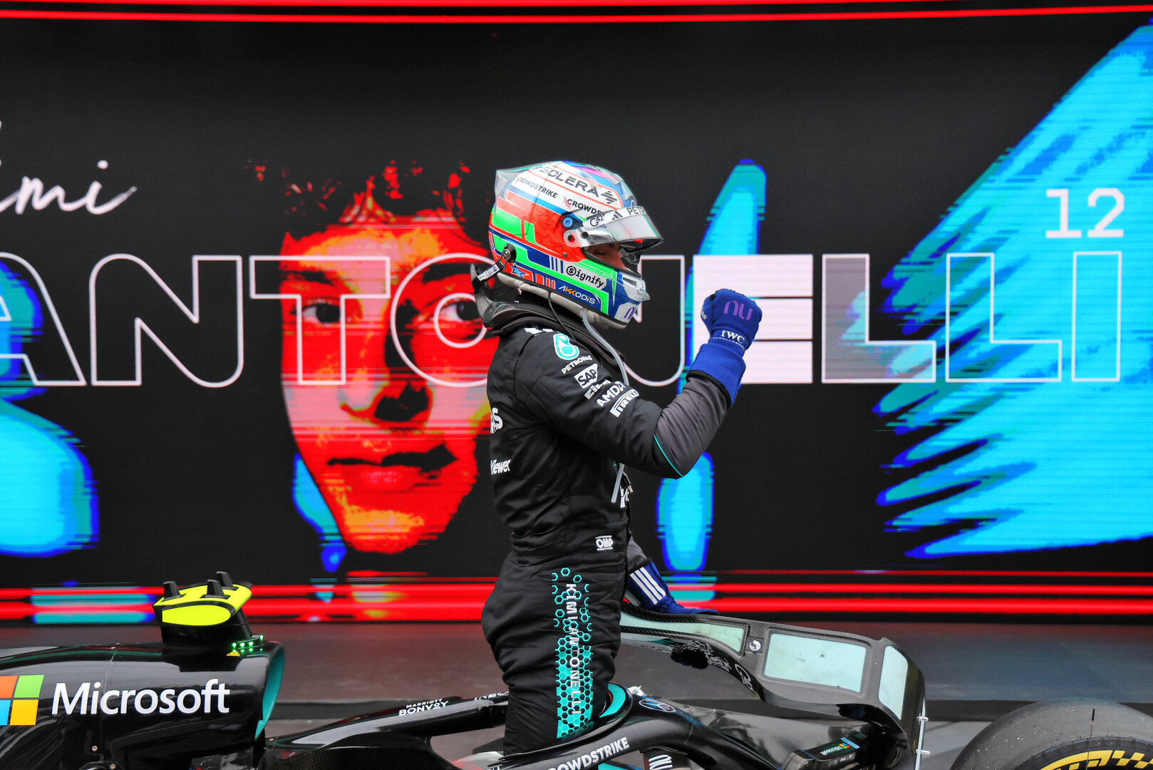 GP CANADA, Gara winner Andrea Kimi Antonelli (ITA) Mercedes AMG Formula One Team W17 celebrates in parc ferme.
24.05.2026. Formula 1 World Championship, Rd 5, Canadian Grand Prix, Montreal, Canada, Gara Day.
- www.xpbimages.com, EMail: requests@xpbimages.com © Copyright: Dunbar / XPB Images