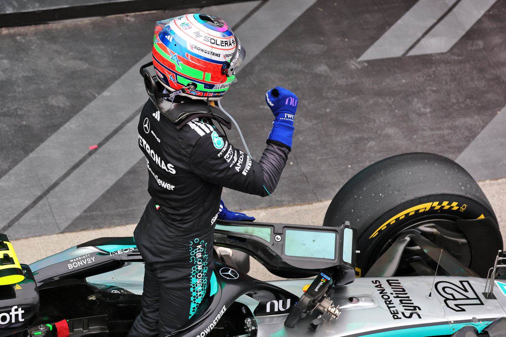 GP CANADA, Gara winner Andrea Kimi Antonelli (ITA) Mercedes AMG Formula One Team W17 celebrates in parc ferme.
24.05.2026. Formula 1 World Championship, Rd 5, Canadian Grand Prix, Montreal, Canada, Gara Day.
- www.xpbimages.com, EMail: requests@xpbimages.com © Copyright: Moy / XPB Images