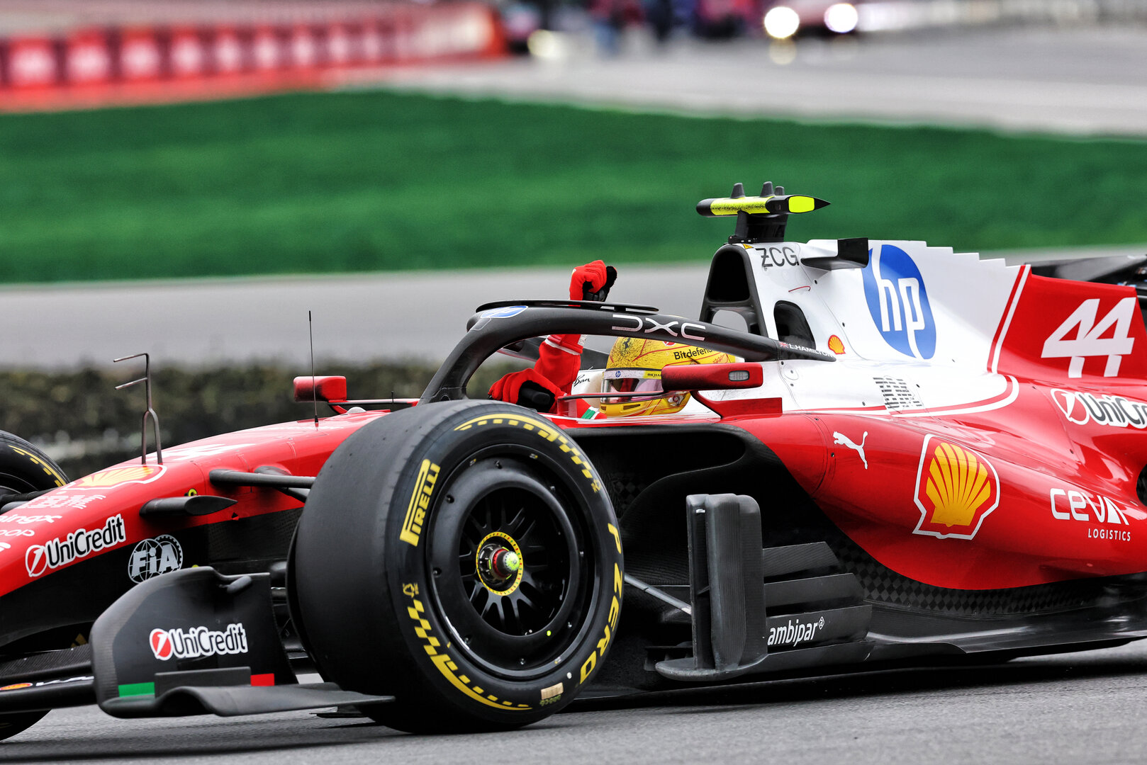 GP CANADA, Lewis Hamilton (GBR) Ferrari SF-26 celebrates his second position at the end of the race.
24.05.2026. Formula 1 World Championship, Rd 5, Canadian Grand Prix, Montreal, Canada, Gara Day.
- www.xpbimages.com, EMail: requests@xpbimages.com © Copyright: Charniaux / XPB Images