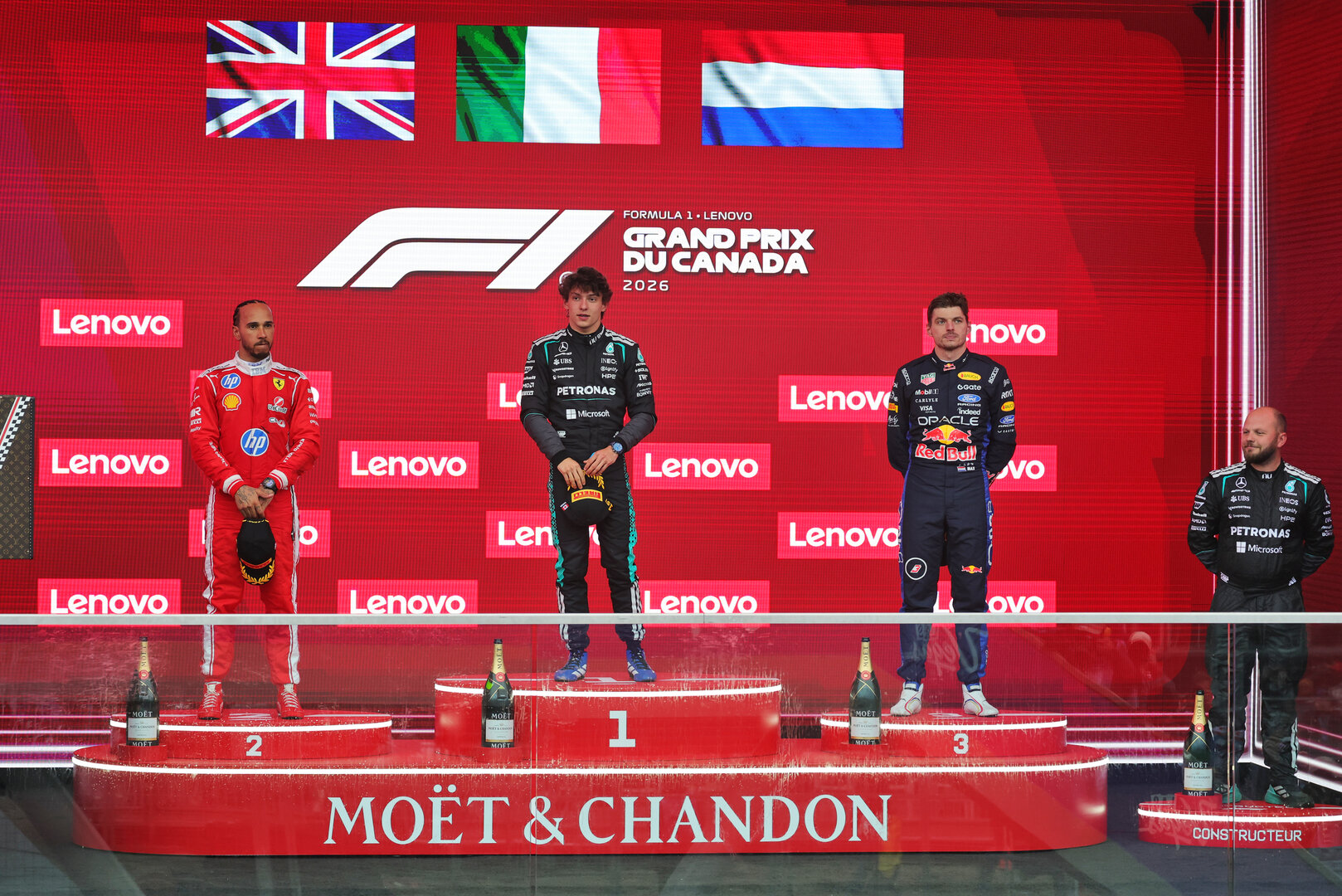 GP CANADA, The podium (L to R): Lewis Hamilton (GBR) Ferrari, second; Andrea Kimi Antonelli (ITA) Mercedes AMG Formula One Team, vincitore; Max Verstappen (NLD) Red Bull Racing, third; Dean Hale (GBR) Mercedes AMG F1 Formula One Team Senior Travelling Composite Technician.
24.05.2026. Formula 1 World Championship, Rd 5, Canadian Grand Prix, Montreal, Canada, Gara Day.
- www.xpbimages.com, EMail: requests@xpbimages.com © Copyright: Moy / XPB Images