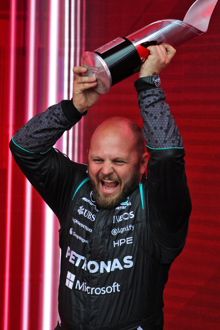 GP CANADA, Dean Hale (GBR) Mercedes AMG F1 Formula One Team Senior Travelling Composite Technician celebrates on the podium.
24.05.2026. Formula 1 World Championship, Rd 5, Canadian Grand Prix, Montreal, Canada, Gara Day.
- www.xpbimages.com, EMail: requests@xpbimages.com © Copyright: Moy / XPB Images