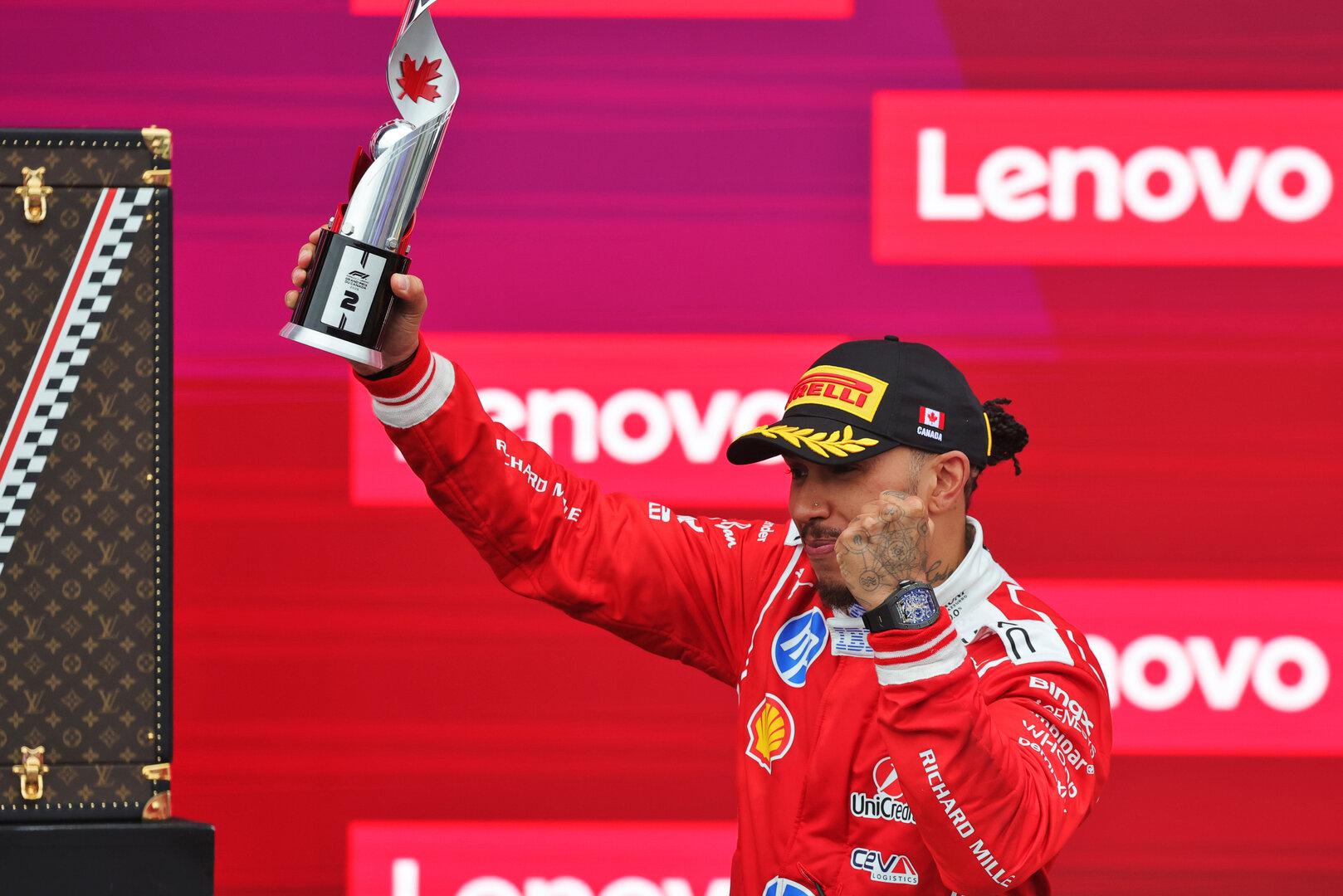 GP CANADA, Lewis Hamilton (GBR) Ferrari celebrates his second position on the podium.
24.05.2026. Formula 1 World Championship, Rd 5, Canadian Grand Prix, Montreal, Canada, Gara Day.
- www.xpbimages.com, EMail: requests@xpbimages.com © Copyright: Moy / XPB Images
