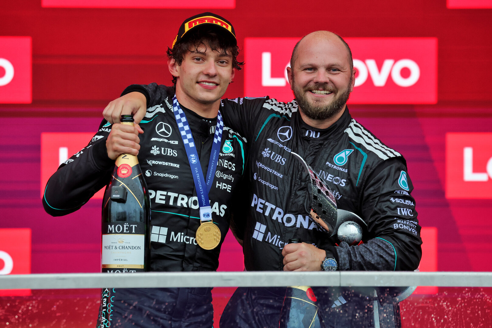 GP CANADA, (L to R): Gara winner Andrea Kimi Antonelli (ITA) Mercedes AMG Formula One Team celebrates on the podium with Dean Hale (GBR) Mercedes AMG F1 Formula One Team Senior Travelling Composite Technician.
24.05.2026. Formula 1 World Championship, Rd 5, Canadian Grand Prix, Montreal, Canada, Gara Day.
- www.xpbimages.com, EMail: requests@xpbimages.com © Copyright: Moy / XPB Images