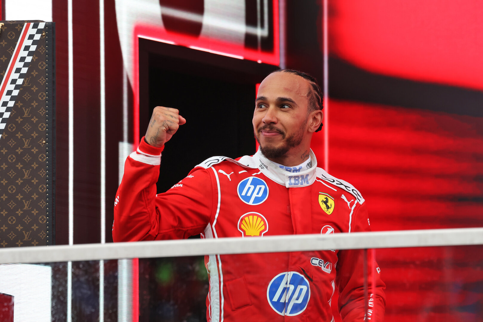 GP CANADA, Lewis Hamilton (GBR) Ferrari celebrates his second position on the podium.
24.05.2026. Formula 1 World Championship, Rd 5, Canadian Grand Prix, Montreal, Canada, Gara Day.
 - www.xpbimages.com, EMail: requests@xpbimages.com © Copyright: Dunbar / XPB Images