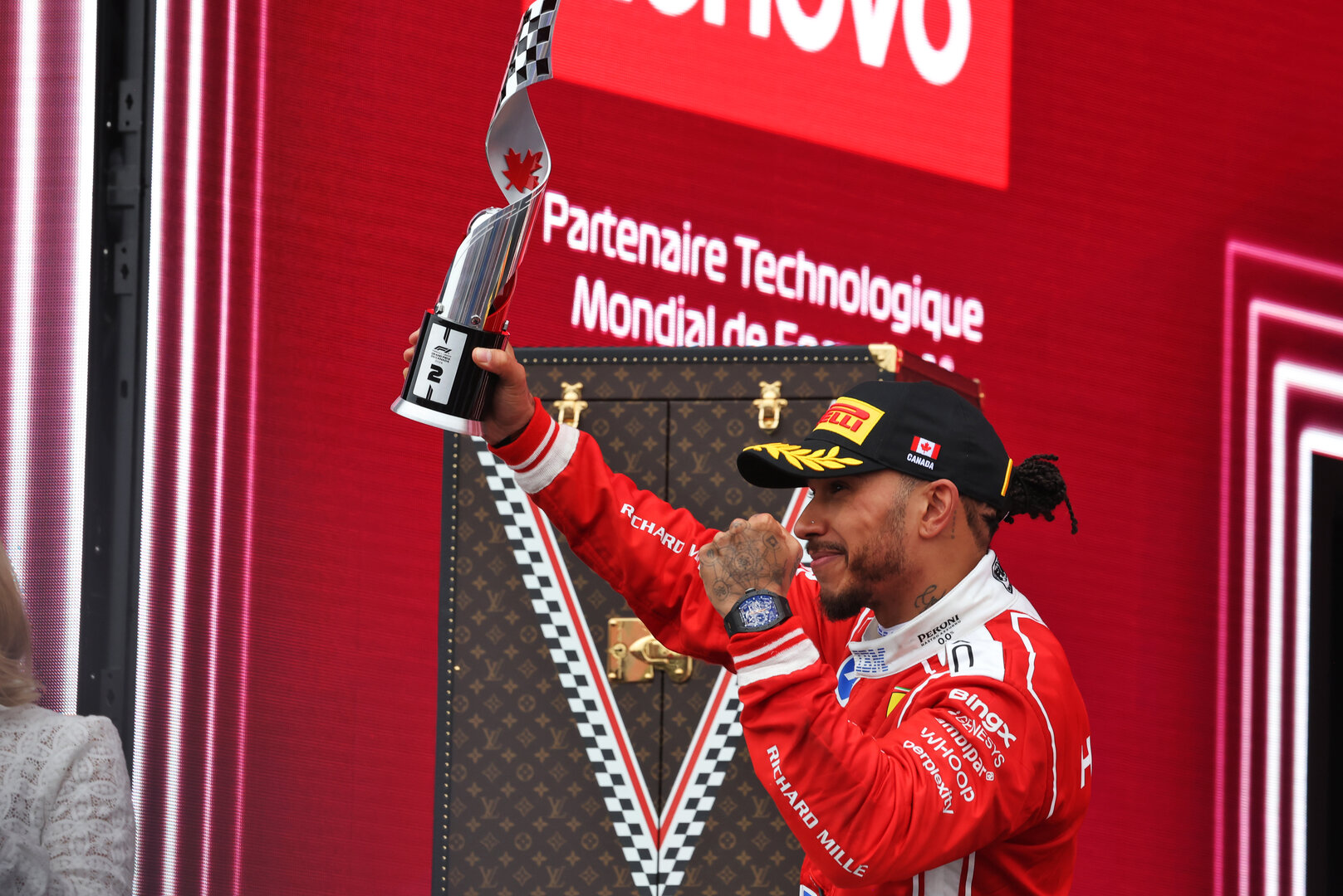 GP CANADA, Lewis Hamilton (GBR) Ferrari celebrates his second position on the podium.
24.05.2026. Formula 1 World Championship, Rd 5, Canadian Grand Prix, Montreal, Canada, Gara Day.
 - www.xpbimages.com, EMail: requests@xpbimages.com © Copyright: Dunbar / XPB Images