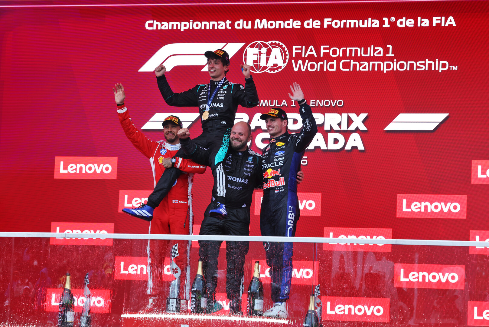 GP CANADA, The podium (L to R): Lewis Hamilton (GBR) Ferrari, second; Andrea Kimi Antonelli (ITA) Mercedes AMG Formula One Team, vincitore; Dean Hale (GBR) Mercedes AMG F1 Formula One Team Senior Travelling Composite Technician; Max Verstappen (NLD) Red Bull Racing, third.
24.05.2026. Formula 1 World Championship, Rd 5, Canadian Grand Prix, Montreal, Canada, Gara Day.
- www.xpbimages.com, EMail: requests@xpbimages.com © Copyright: Dunbar / XPB Images