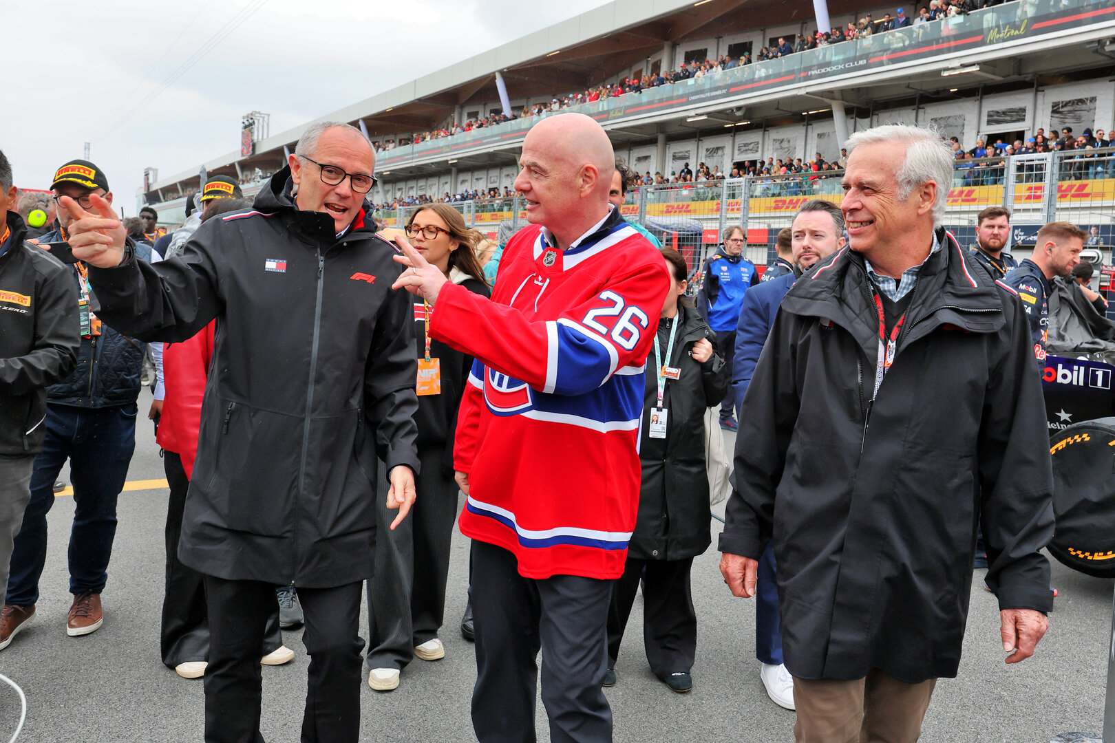 GP CANADA, (L to R): Stefano Domenicali (ITA) Formula One President e CEO with Gianni Infantino (SUI) / (ITA) FIFA President e Robert R. Bennett (USA) Vice Chairman of the Board of Directors of Liberty Media on the grid.
24.05.2026. Formula 1 World Championship, Rd 5, Canadian Grand Prix, Montreal, Canada, Gara Day.
- www.xpbimages.com, EMail: requests@xpbimages.com © Copyright: Moy / XPB Images